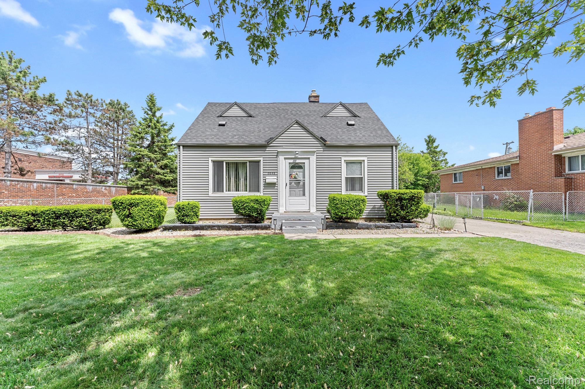 2048, Arcola, Garden City, Michigan, 48135