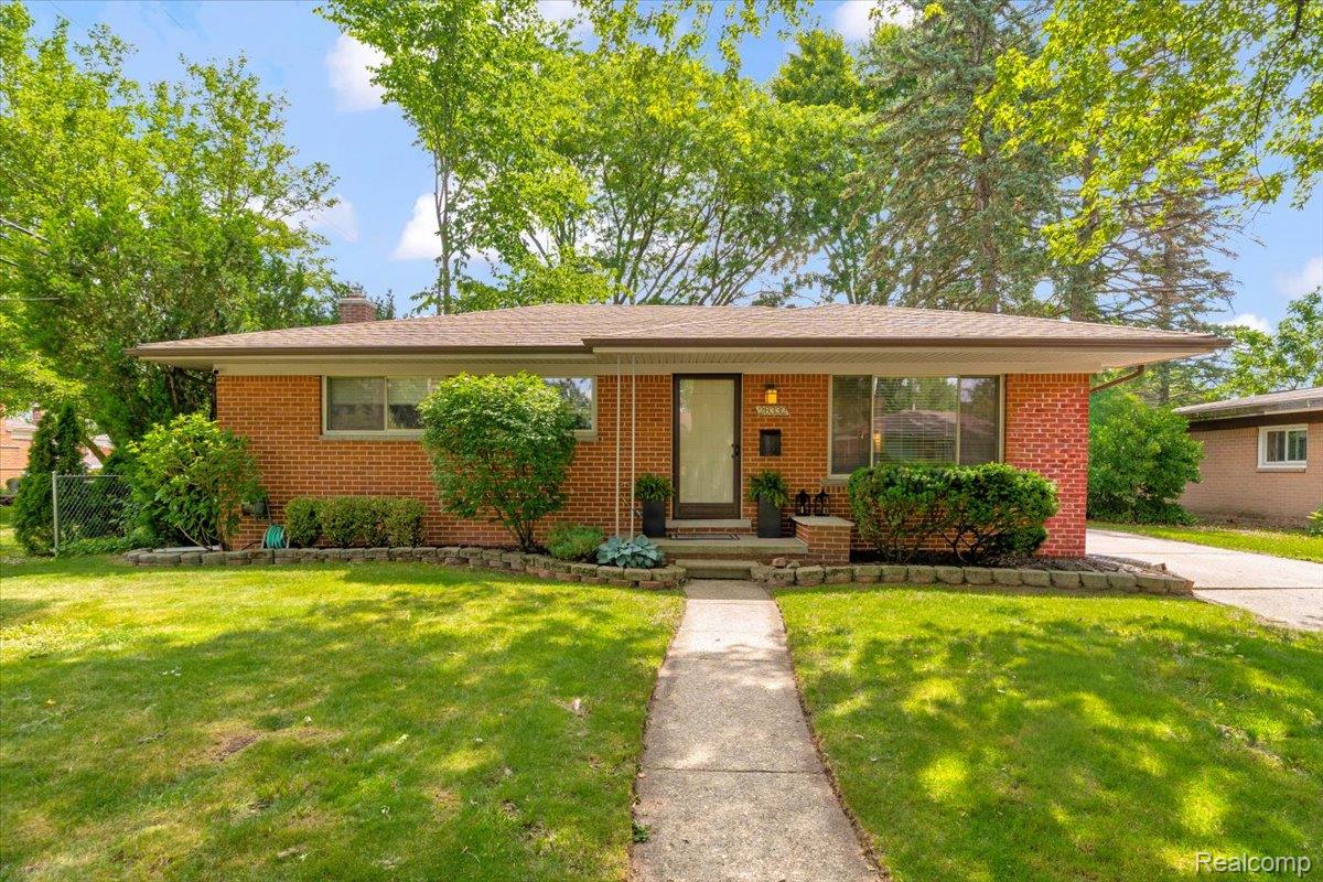 28332, Loretta, Warren, Michigan, 48092
