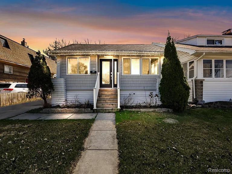 419, 12 Mile, Royal Oak, Michigan, 48073