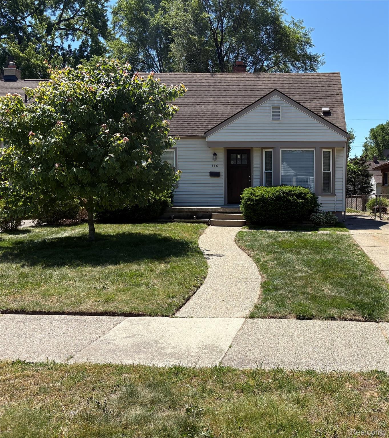 116, Devillen, Royal Oak, Michigan, 48073