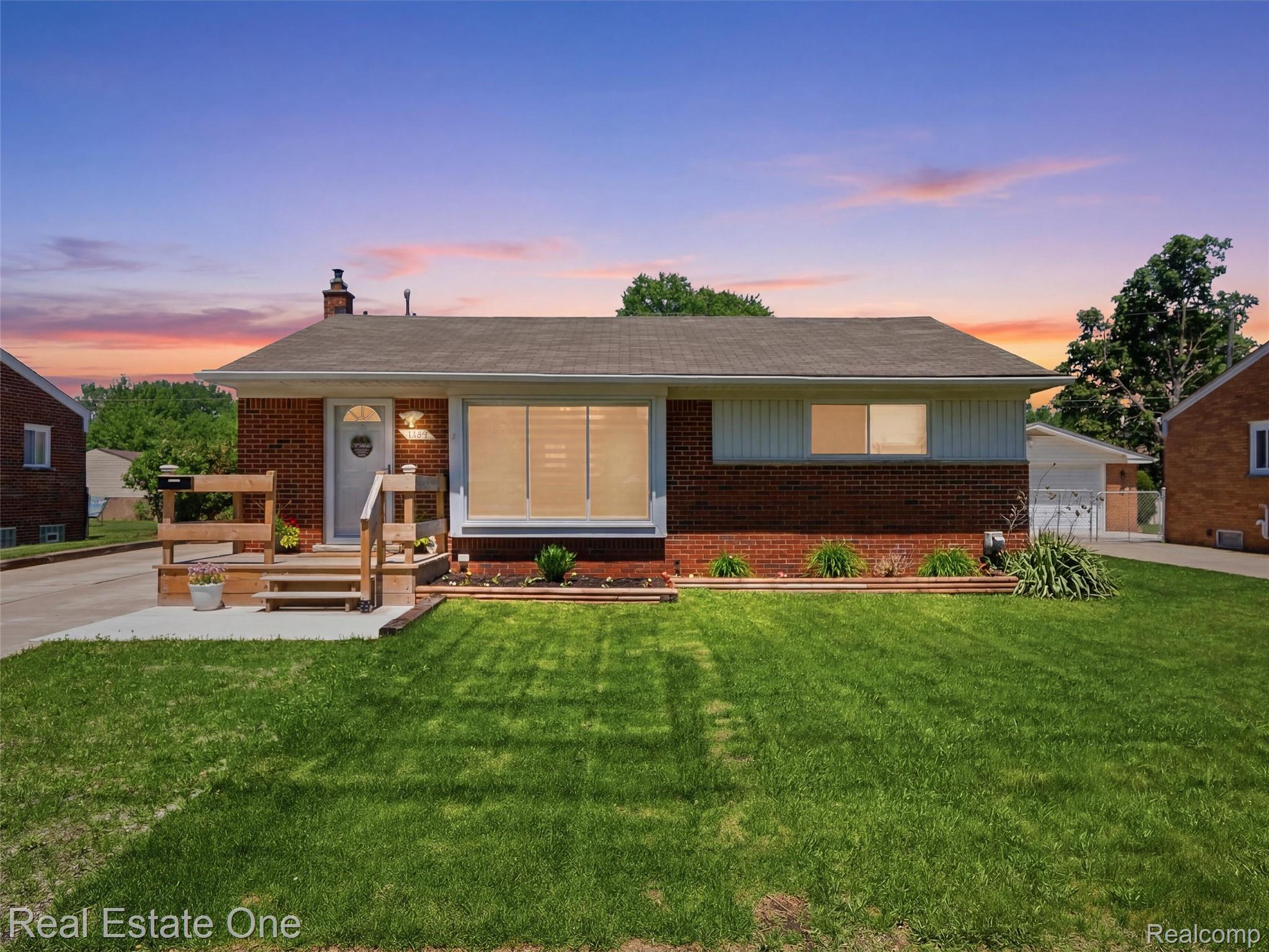 4603, 13 Mile, Warren, Michigan, 48092