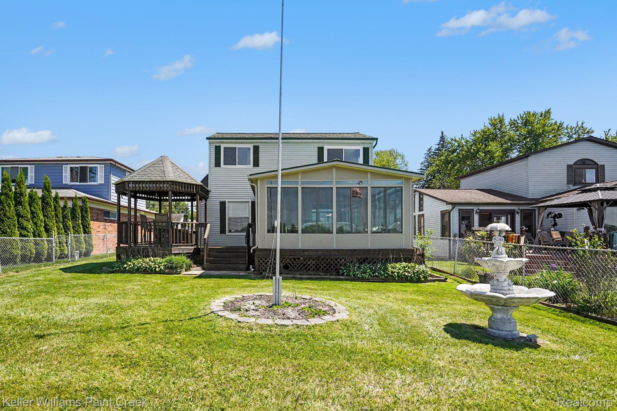 2295, Davista, Highland, Michigan, 48356