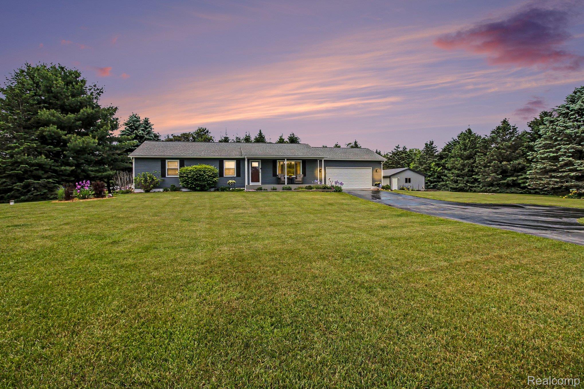 10186, Converse, Fowlerville, Michigan, 48836