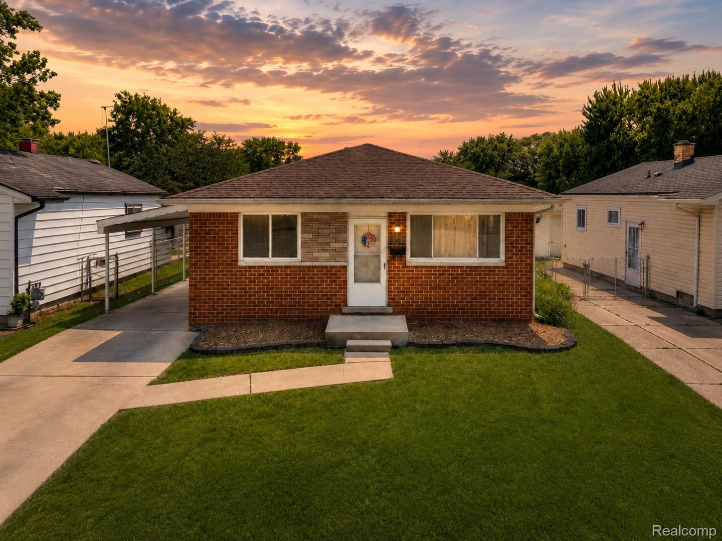 23012, Allor, St. Clair Shores, Michigan, 48082