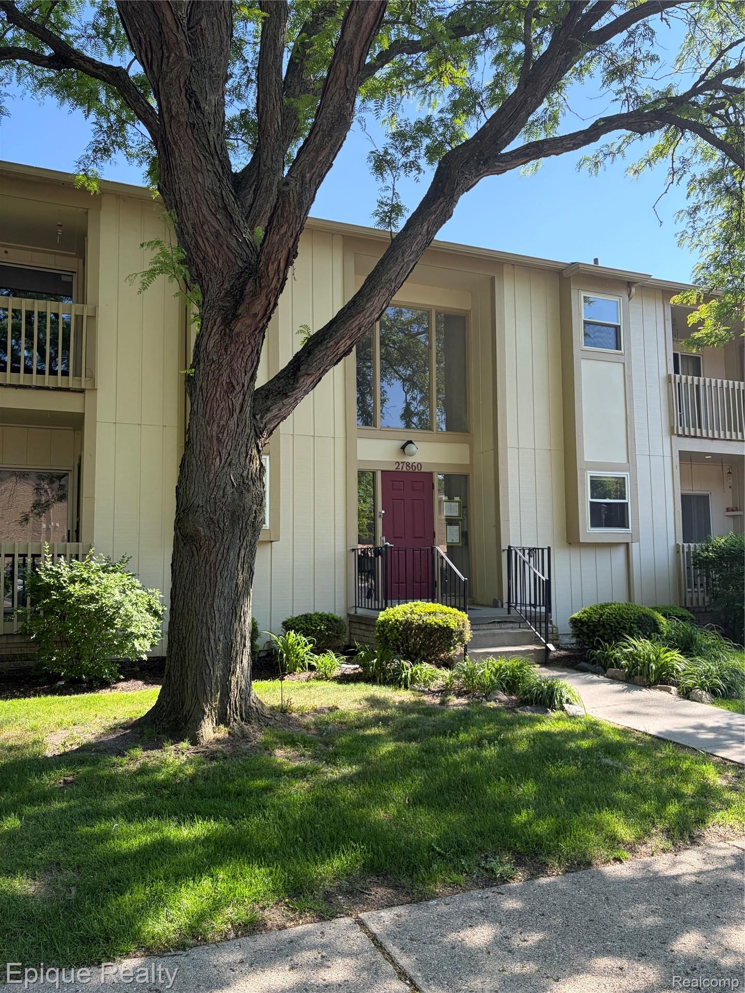 27840, Berrywood, #14, Farmington, Michigan, 48334