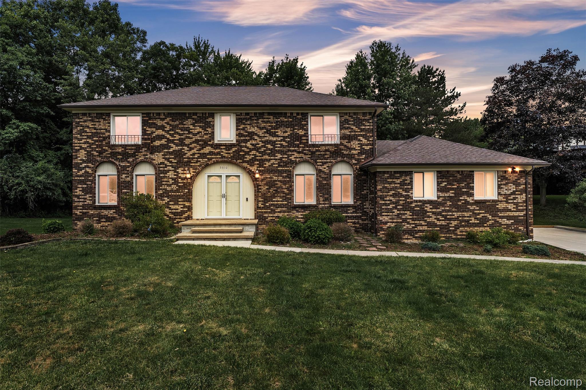 5310, Pond Bluff, West Bloomfield, Michigan, 48323