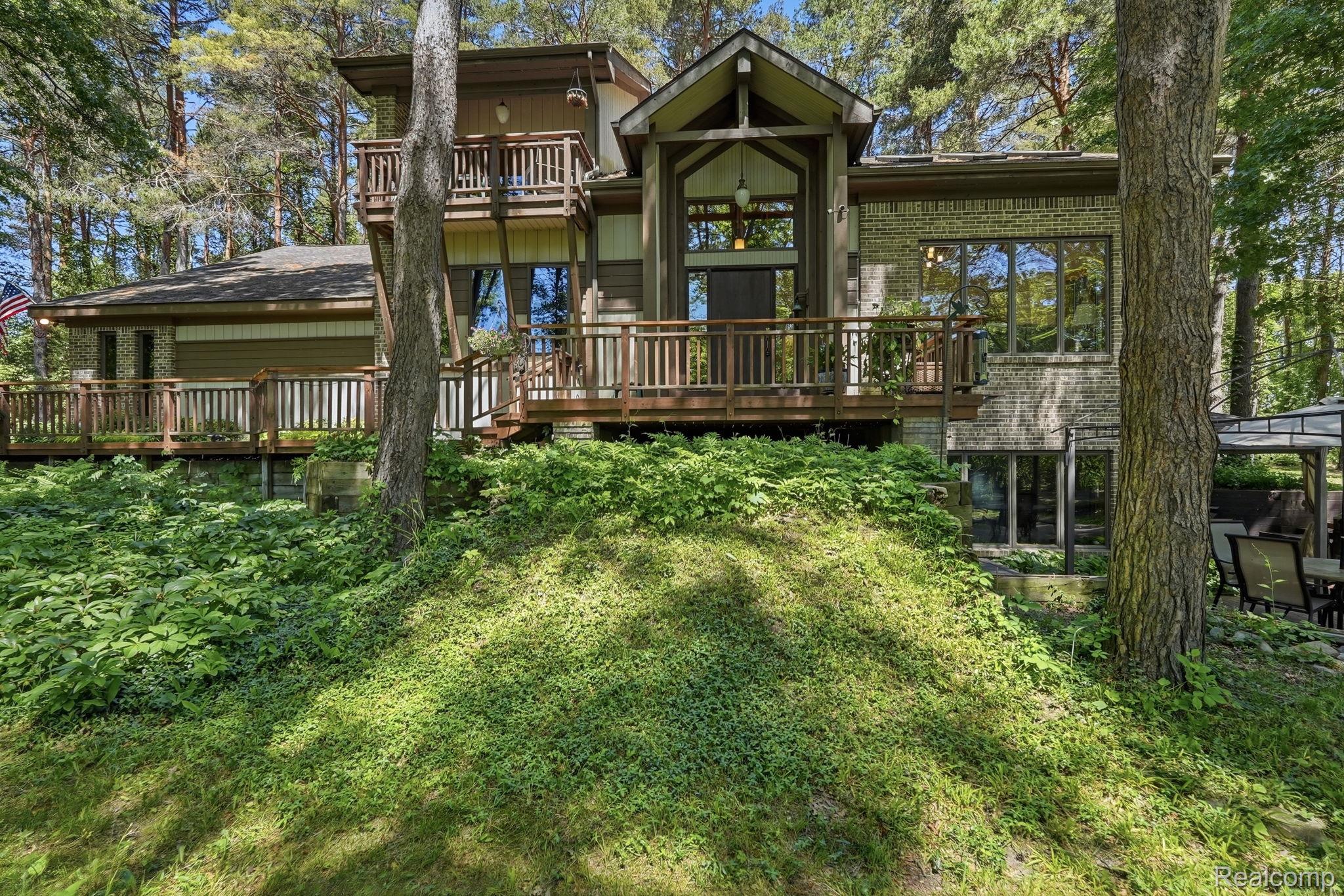 356, Avanti, Highland, Michigan, 48357