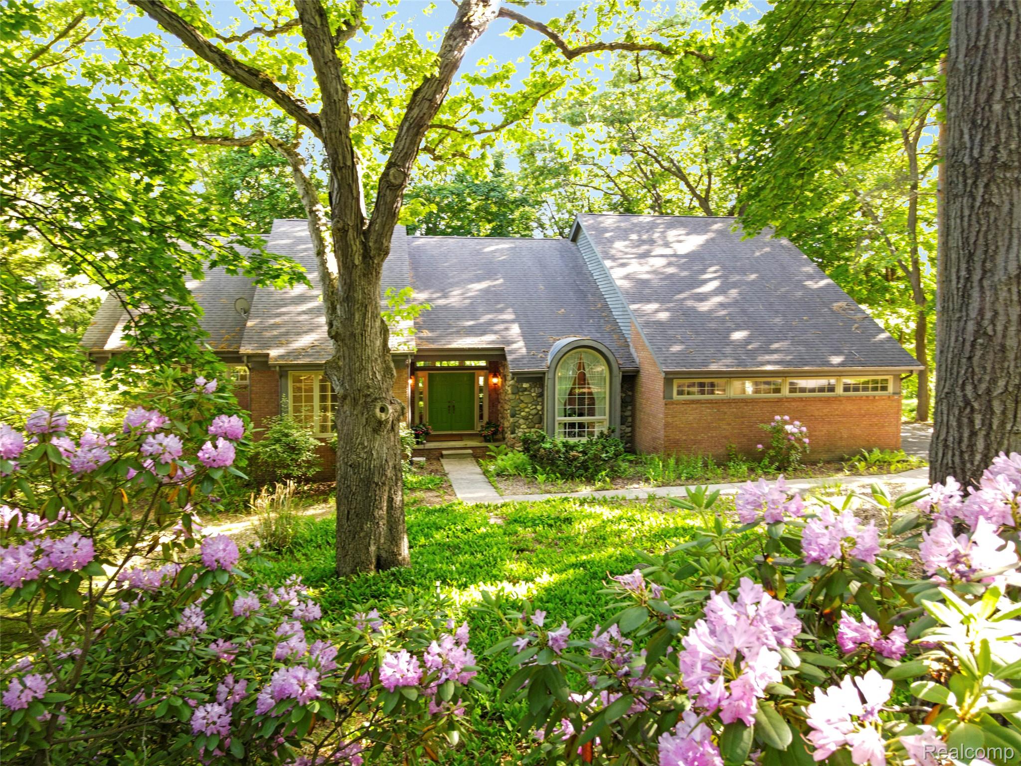 2323, Addaleen, Highland, Michigan, 48357
