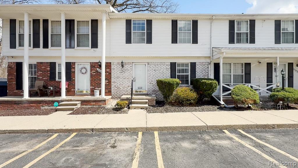 21642, Hidden Rivers, N, Southfield, Michigan, 48075