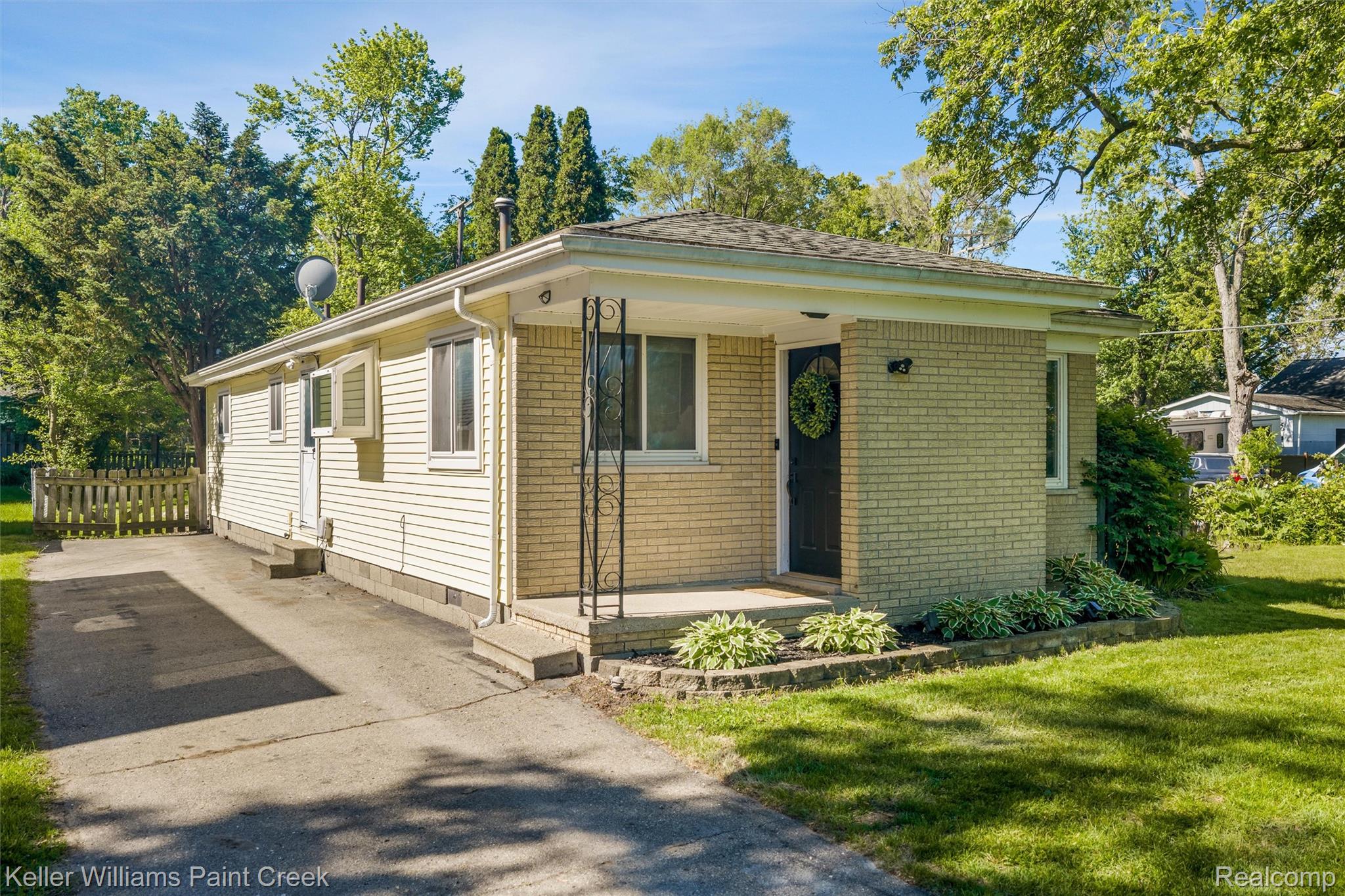 2742, Campers, Highland, Michigan, 48356