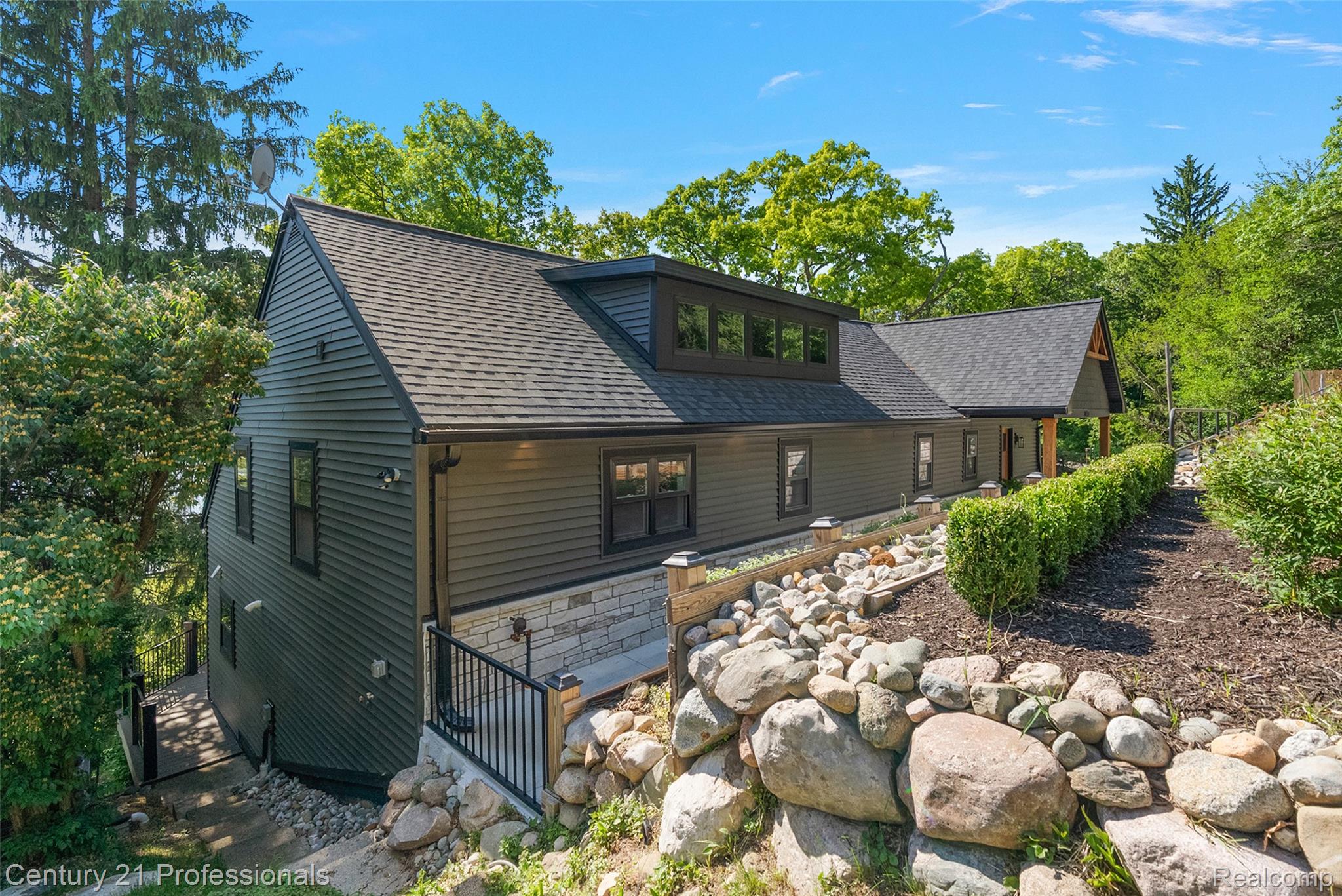 1420, Pettibone Lake, Highland, Michigan, 48356