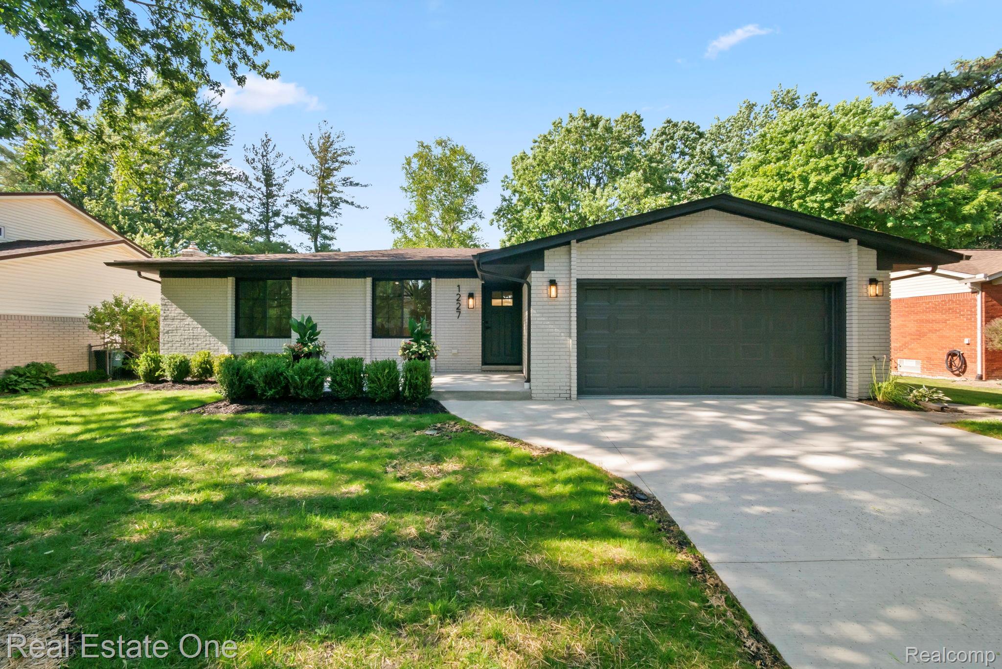 1227, Shallowdale, Troy, Michigan, 48085