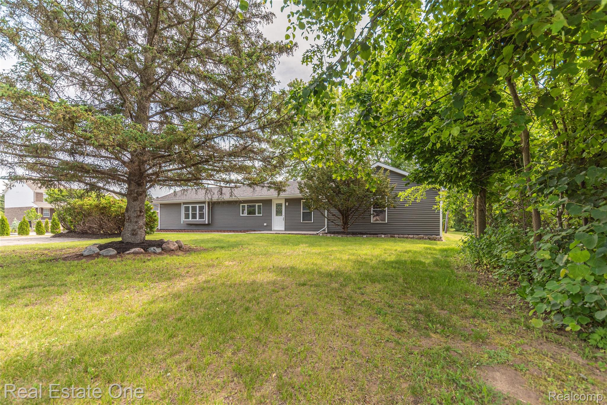 912, Wixom, Wixom, Michigan, 48393