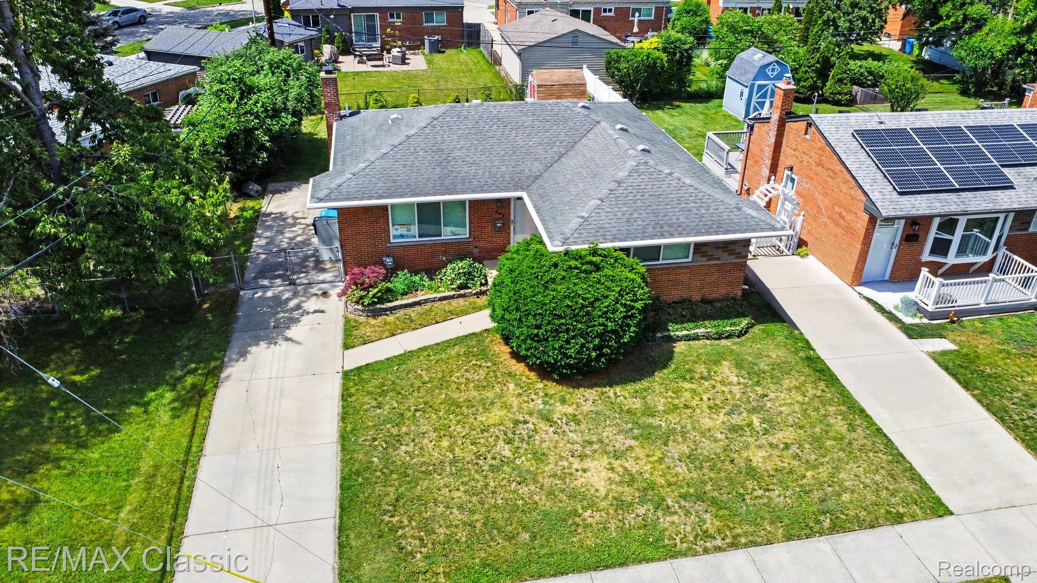 1842, Chaucer, Madison Heights, Michigan, 48071