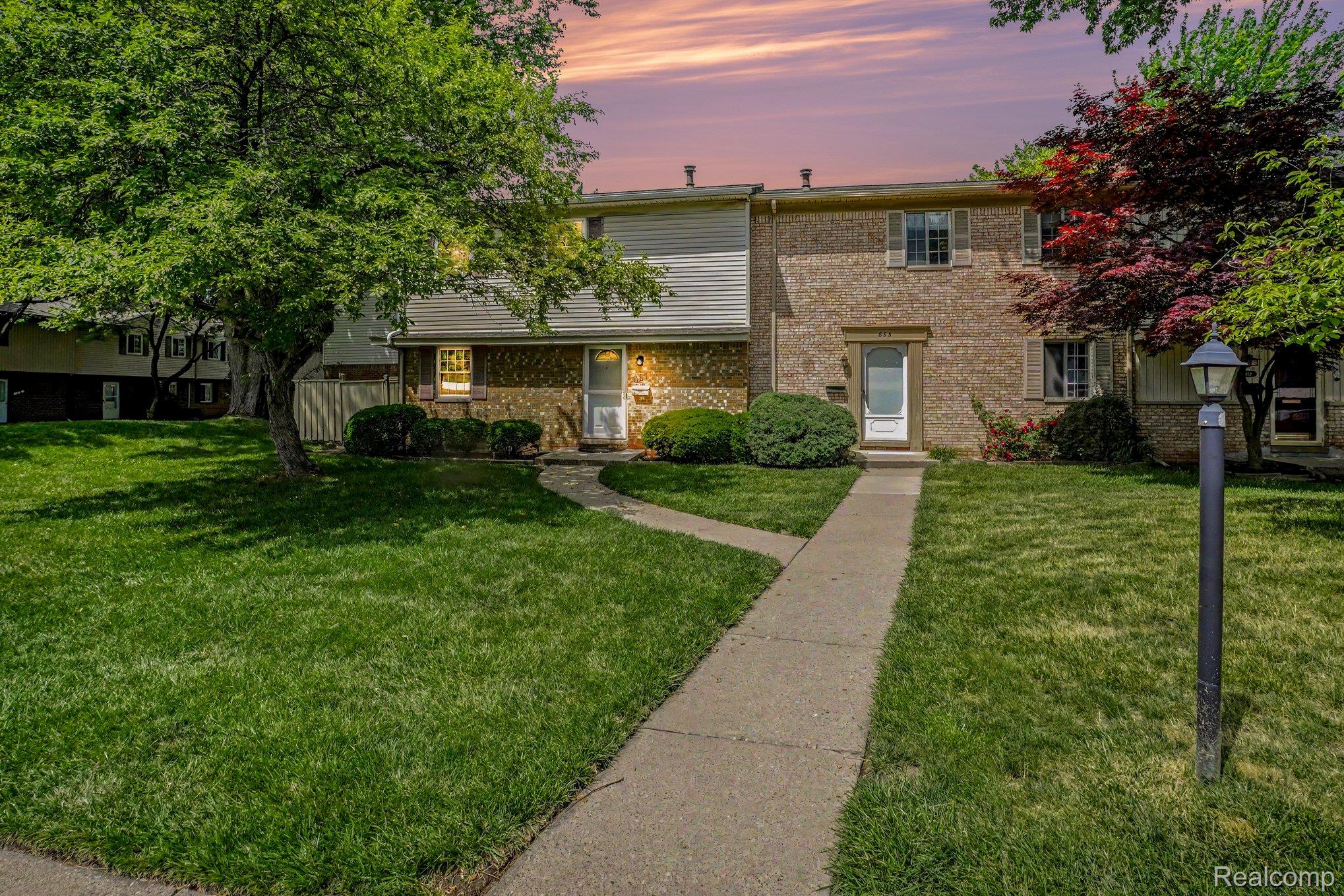 887, Kirts, Troy, Michigan, 48084