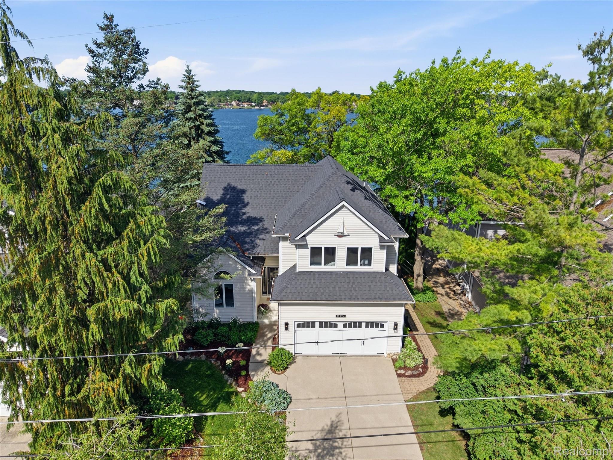 12224, Mantawauka, Fenton, Michigan, 48430