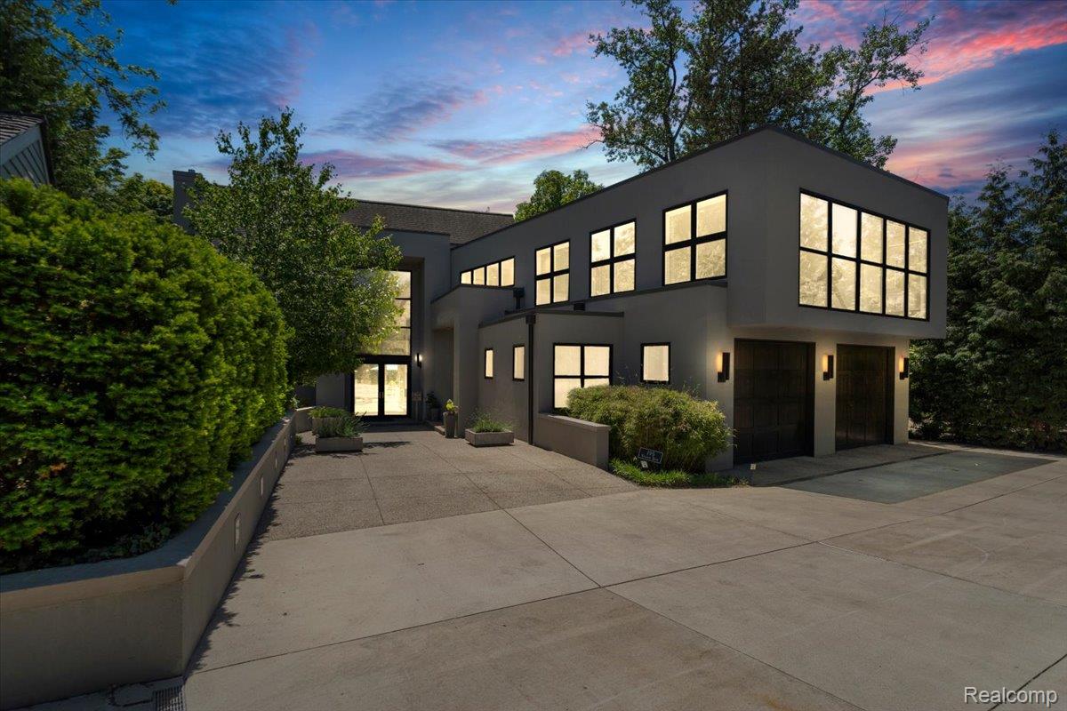 195, Baldwin, Birmingham, Michigan, 48009