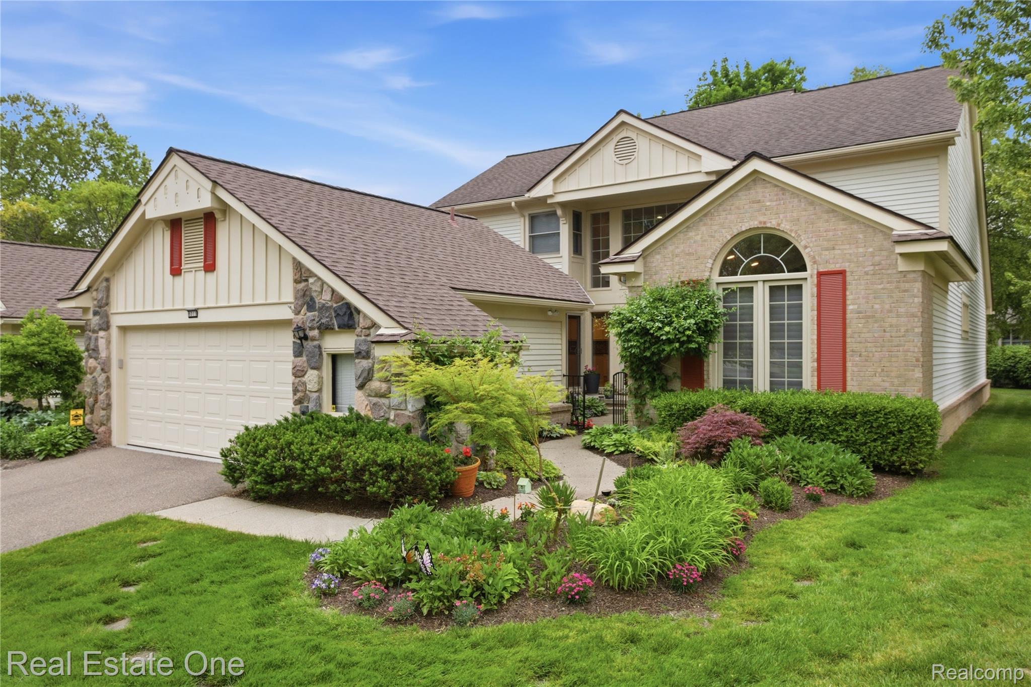 6011, Simsbury, #12, West Bloomfield, Michigan, 48322