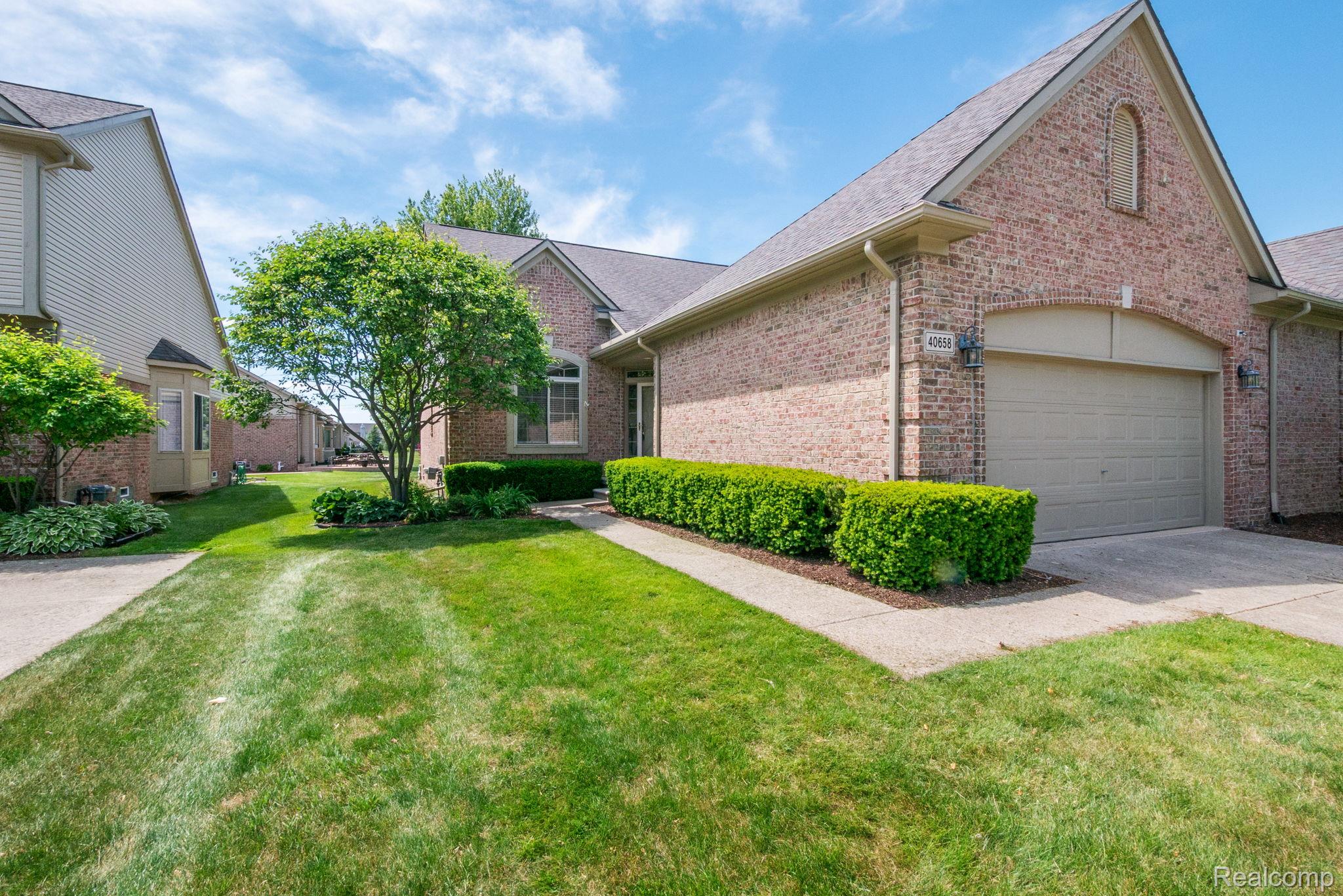 40658, Saint Louis, Clinton Township, Michigan, 48038