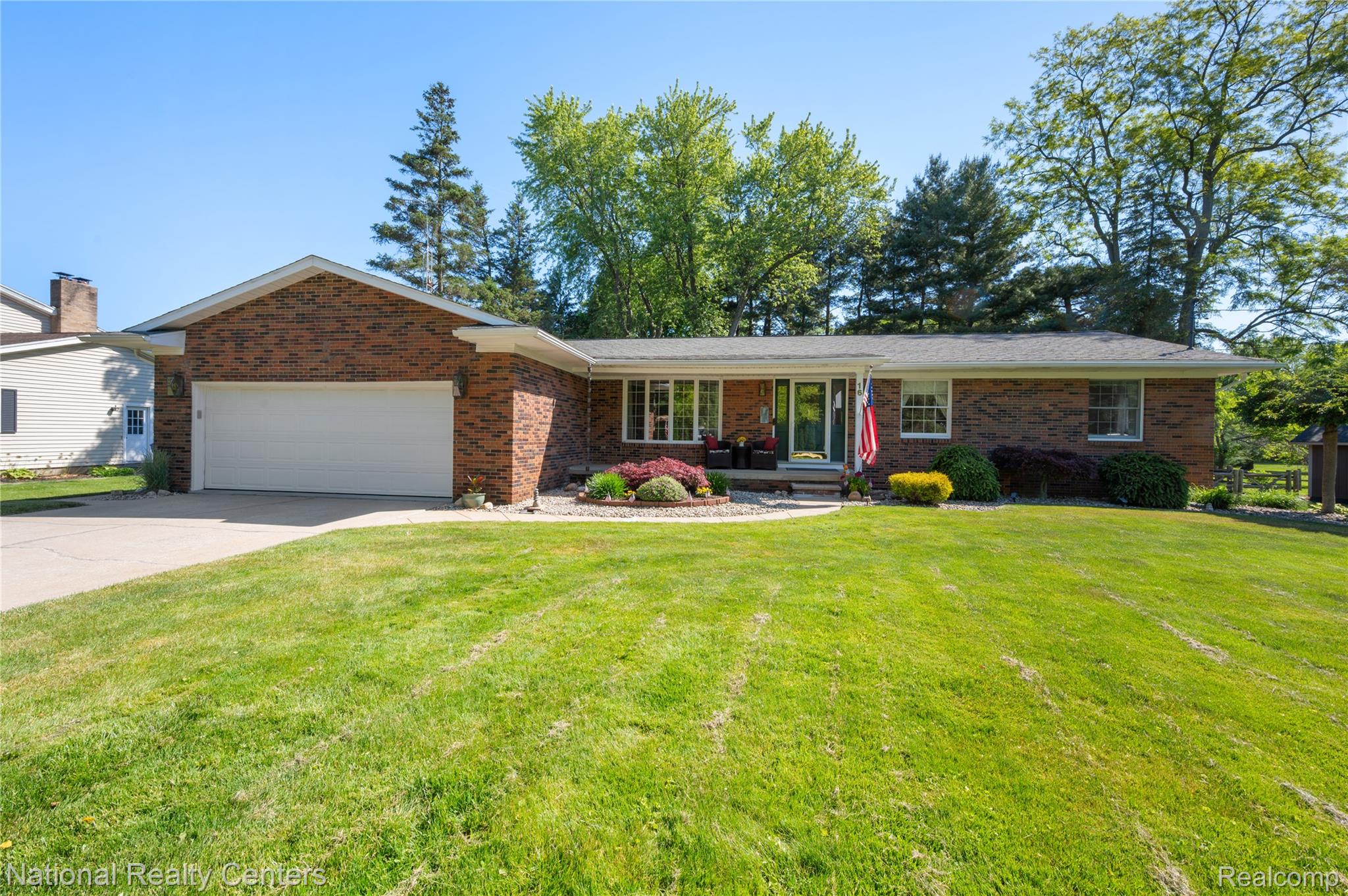 16, Lakeridge, Adrian, Michigan, 49221