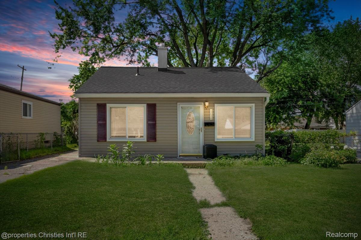 1754, Harry, Hazel Park, Michigan, 48030