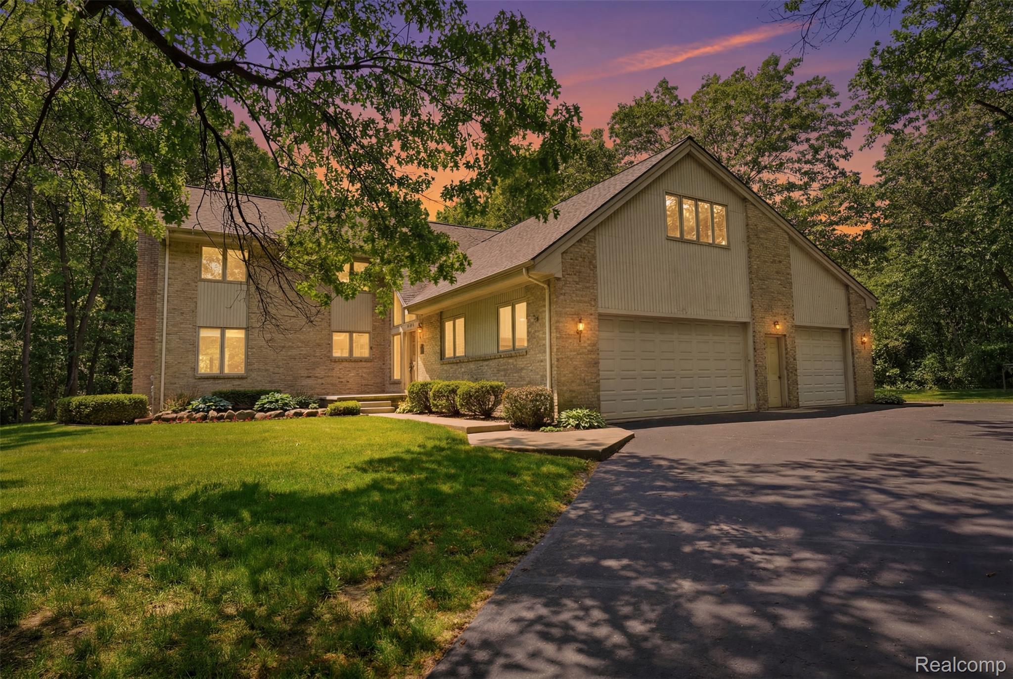 27967, Galien, South Lyon, Michigan, 48178