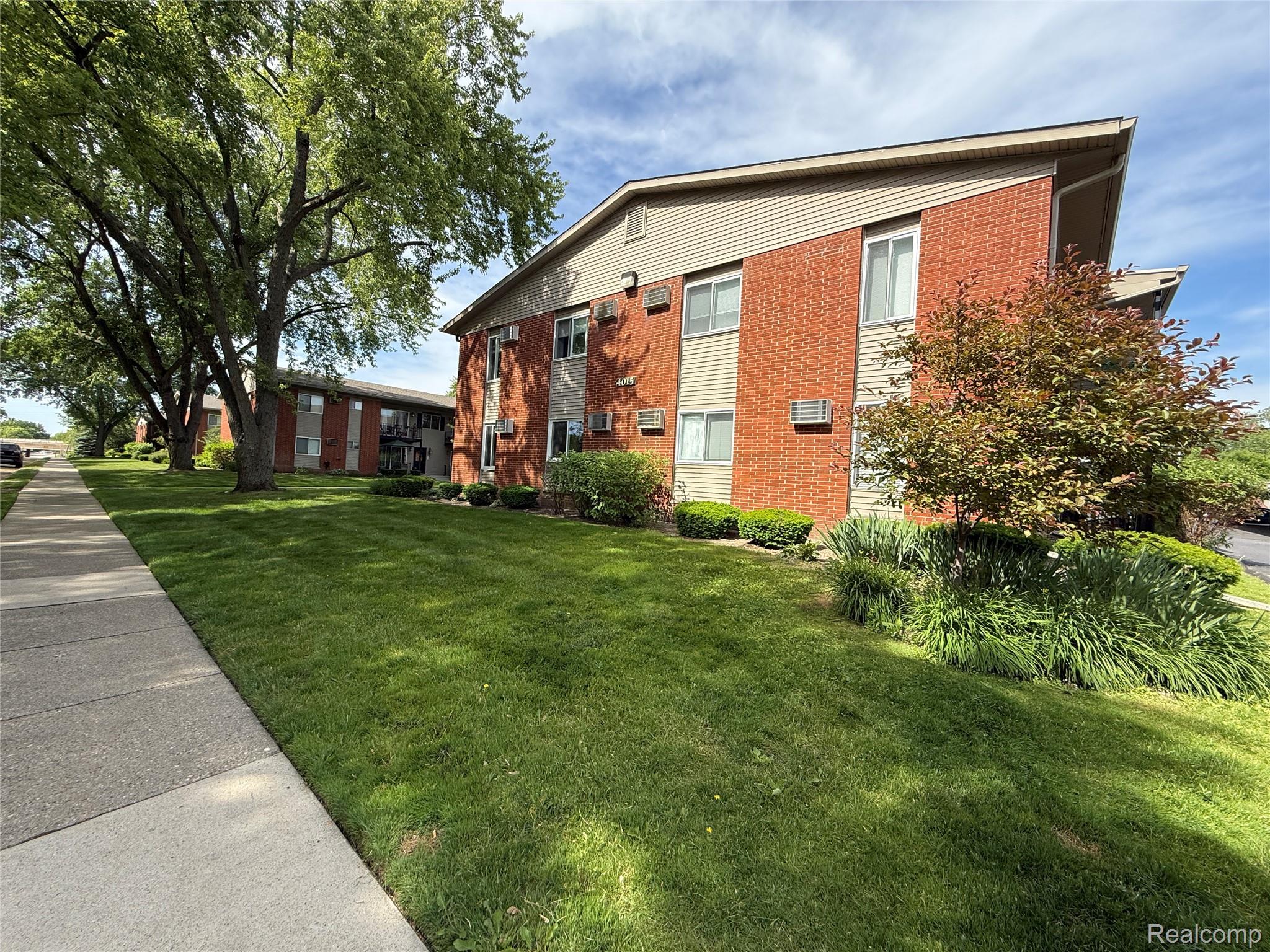 4109, Benjamin, #2, Royal Oak, Michigan, 48073