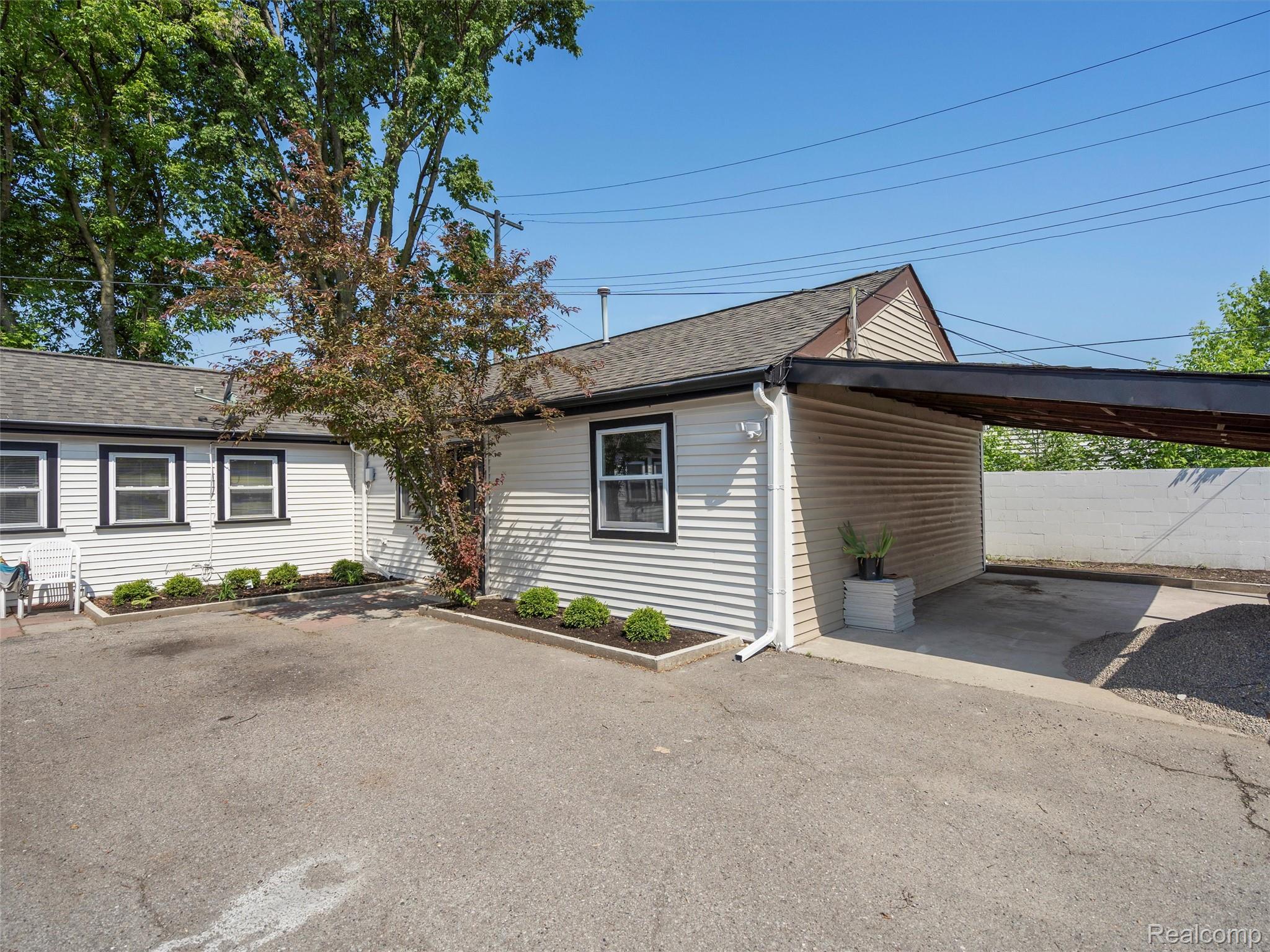 1741, Woodward Heights, Hazel Park, Michigan, 48030