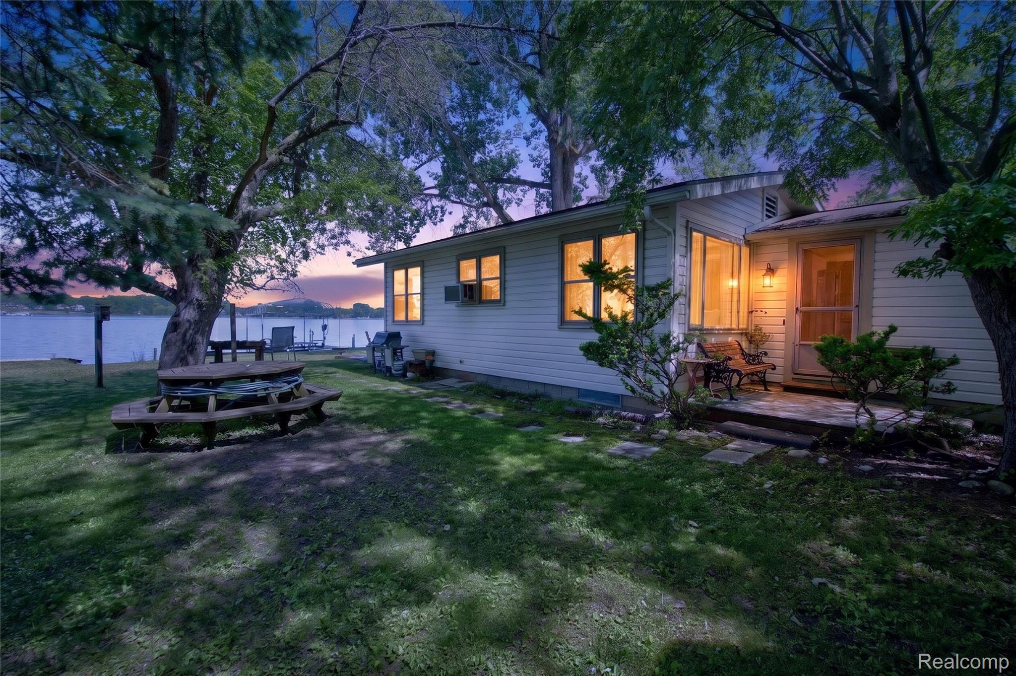 952, Wyman, Waterford, Michigan, 48328