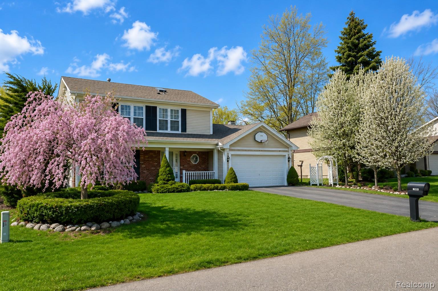 40437, Village Wood, Novi, Michigan, 48375