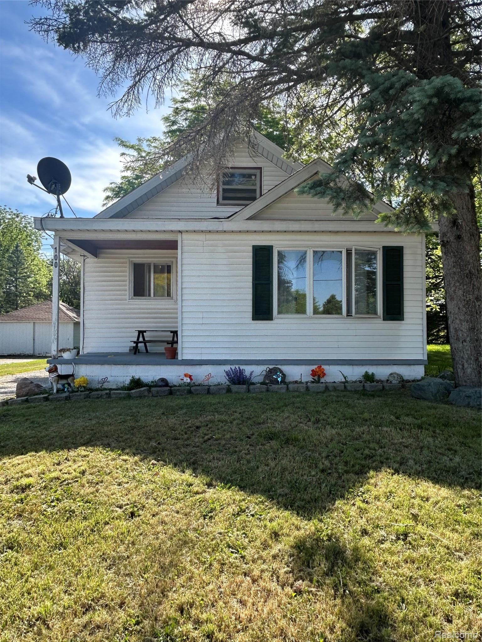 100, Hooper, Caro, Michigan, 48723