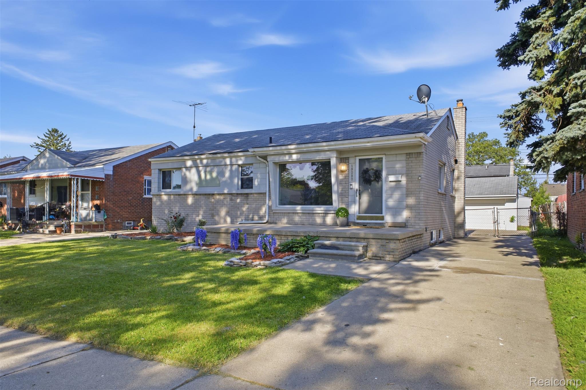 15080, Churchill, Southgate, Michigan, 48195