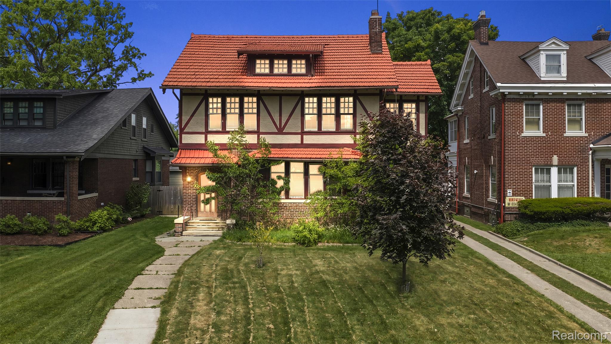 3456, Burns, Detroit, Michigan, 48214