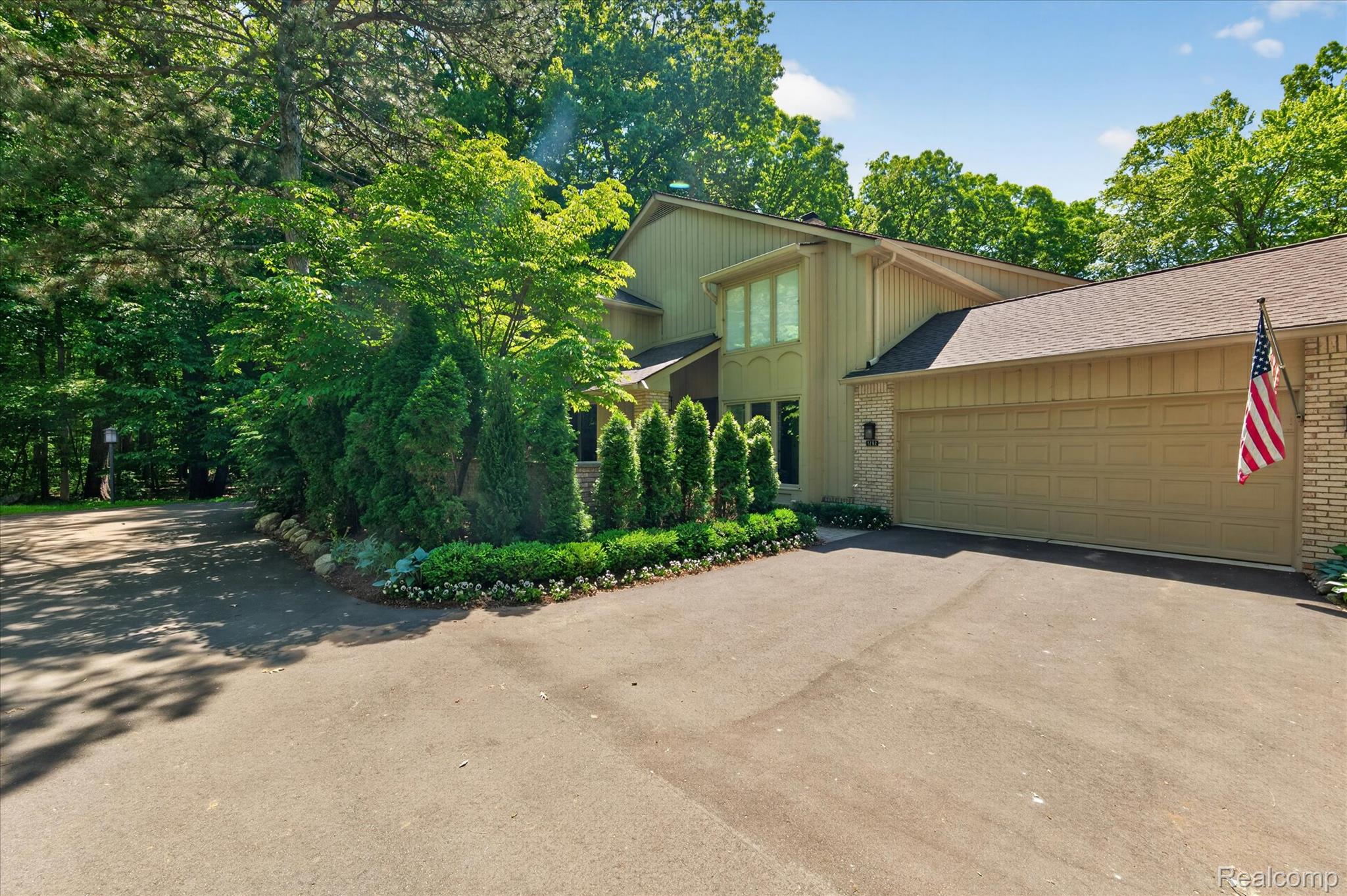 1262, Woodcrest, Bloomfield Hills, Michigan, 48304