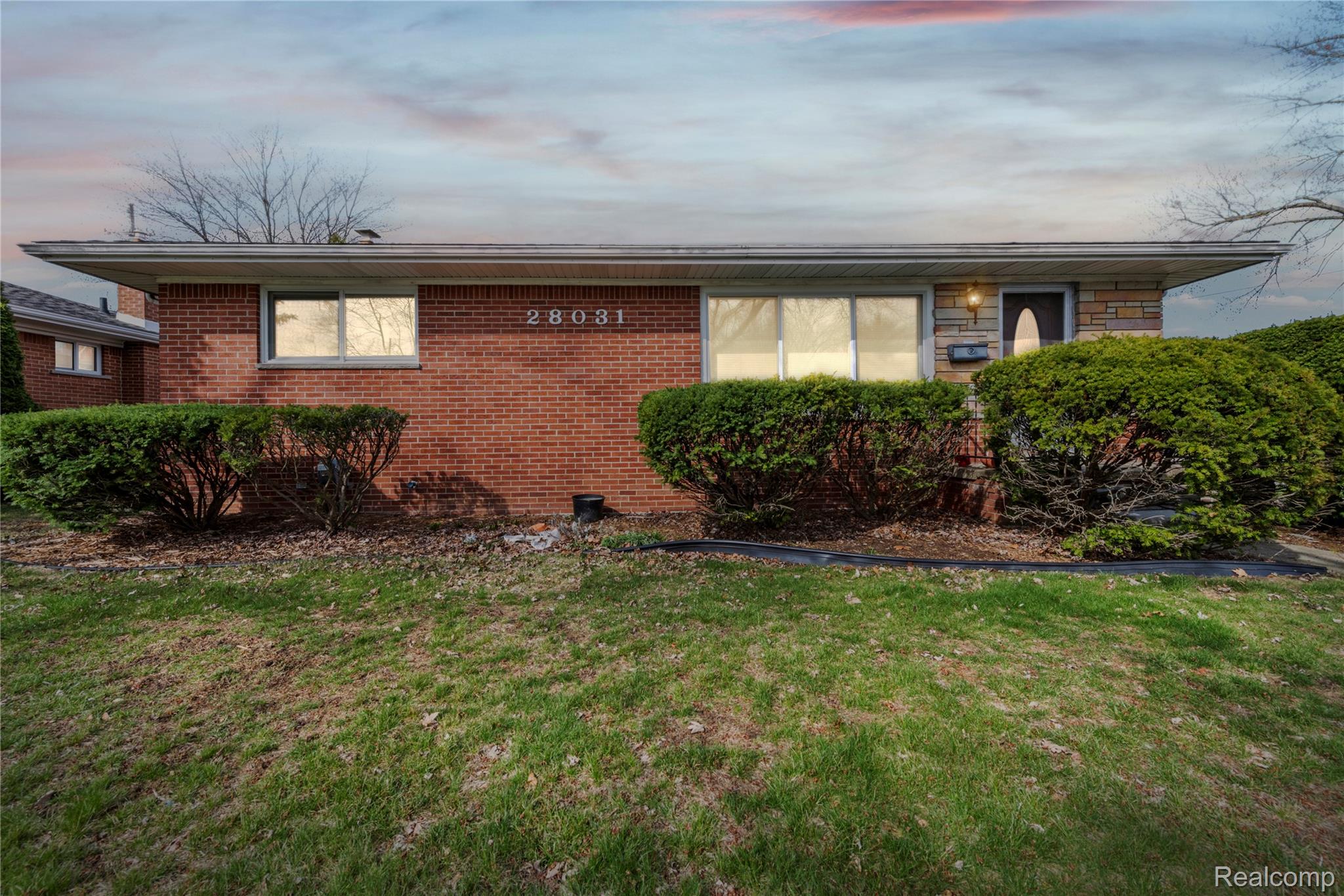 28031, Lorraine, Warren, Michigan, 48093