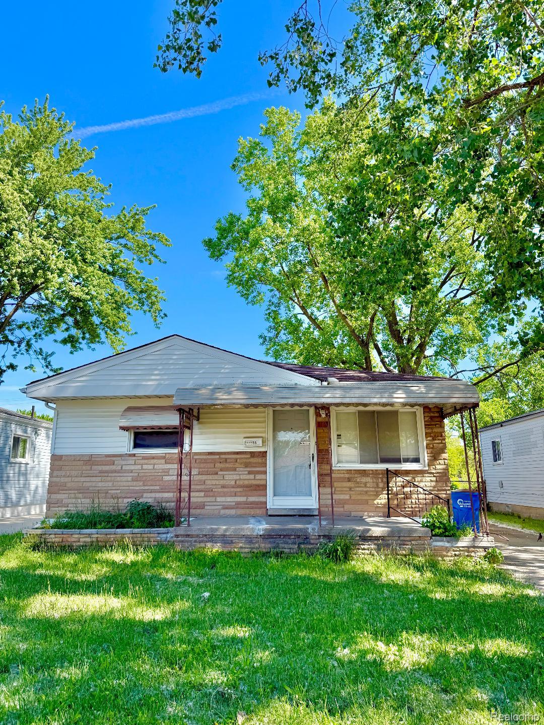 13335, Charlotte, Warren, Michigan, 48089