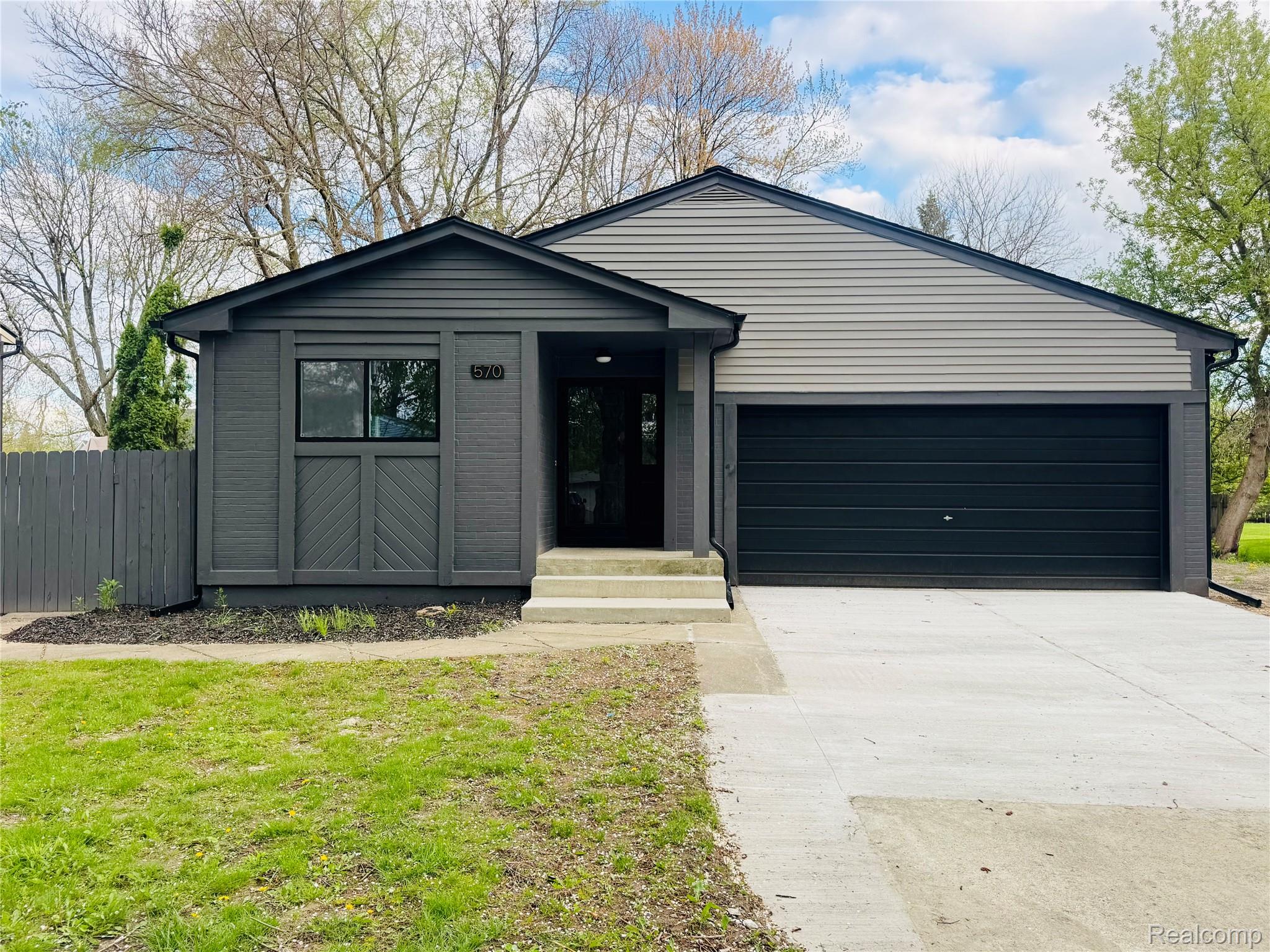 570, Hidden Ridge, Troy, Michigan, 48083