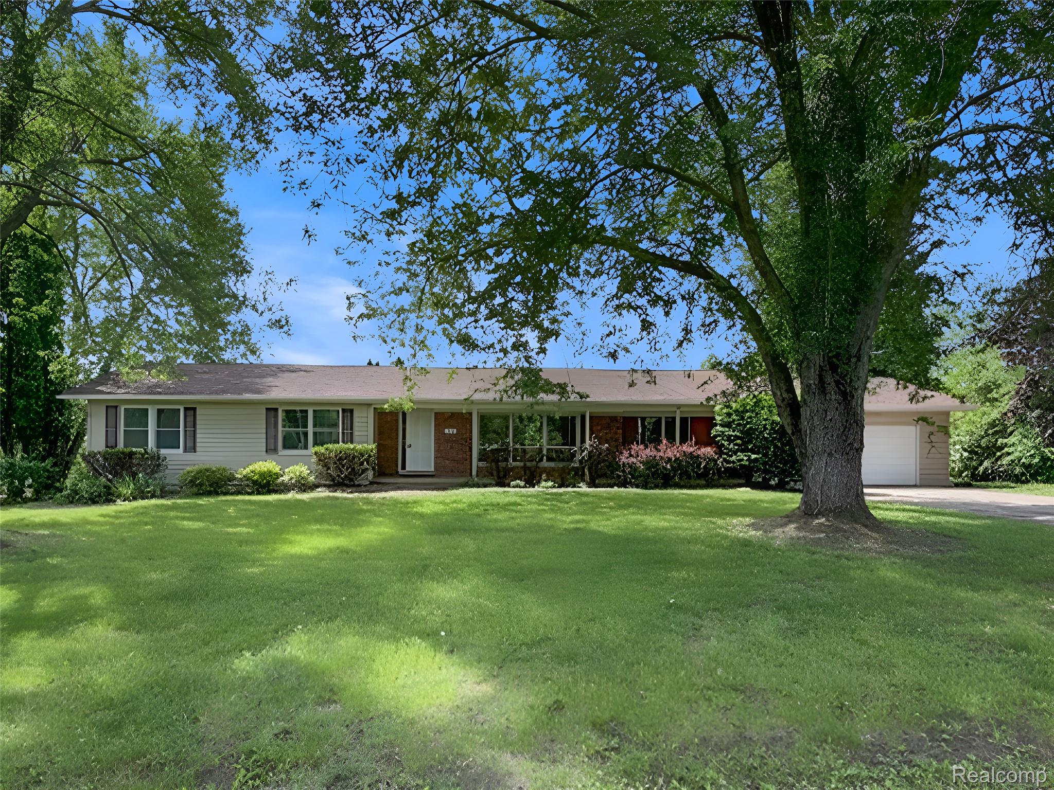 140, DARWIN, Pinckney, Michigan, 48169