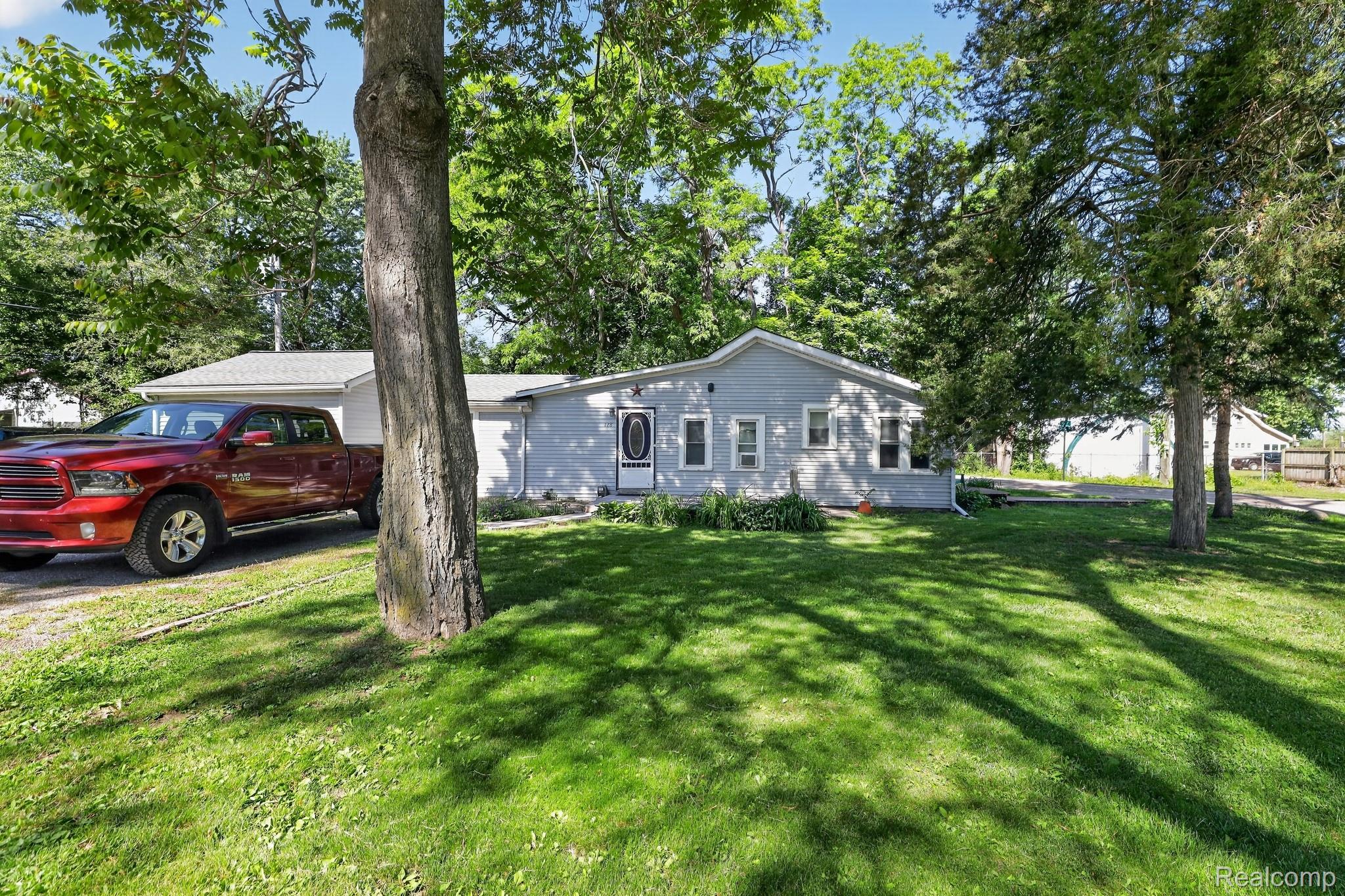 128, Front, Whitmore Lake, Michigan, 48189
