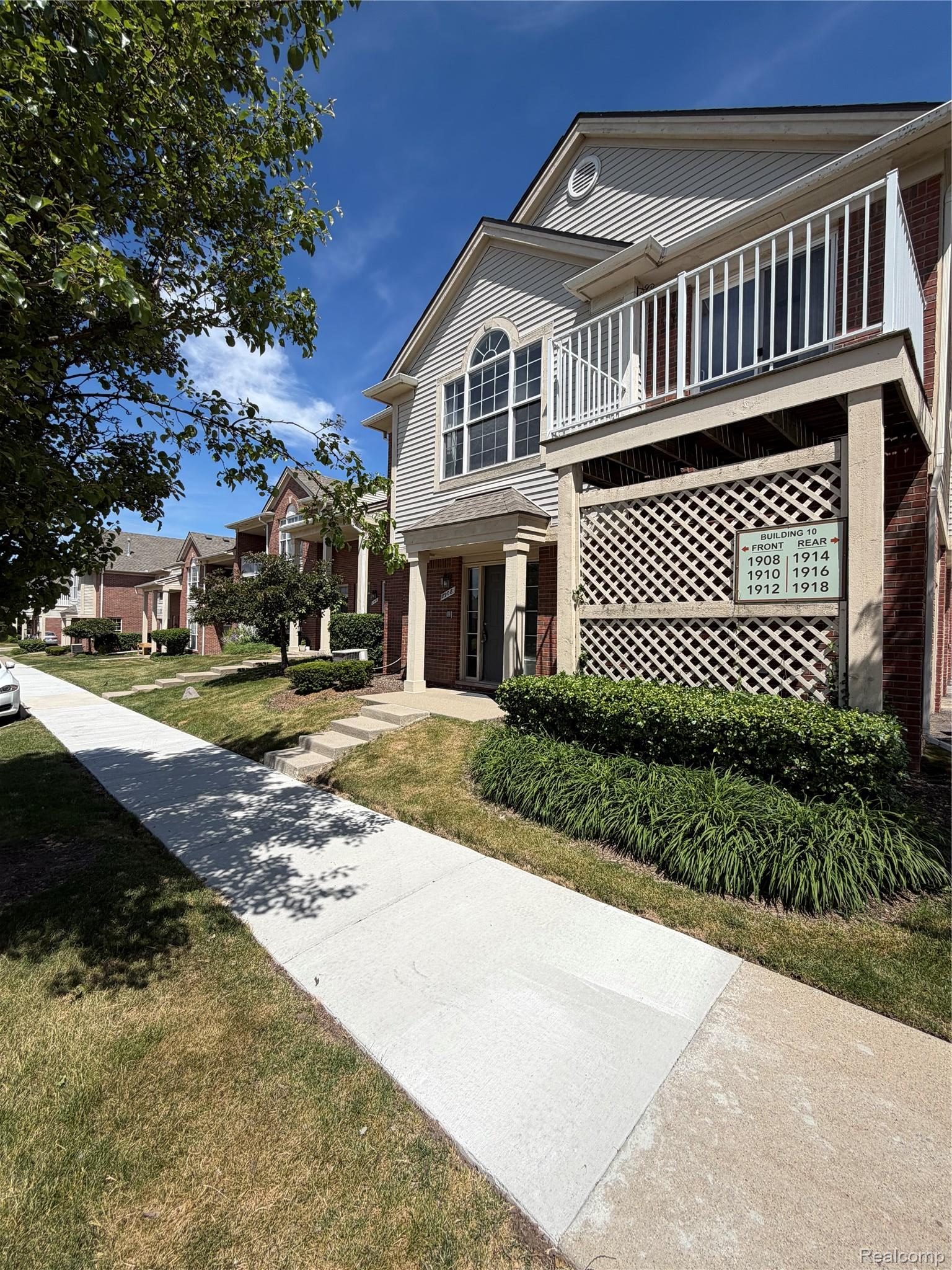 1908, FLAGSTONE, Rochester, Michigan, 48307