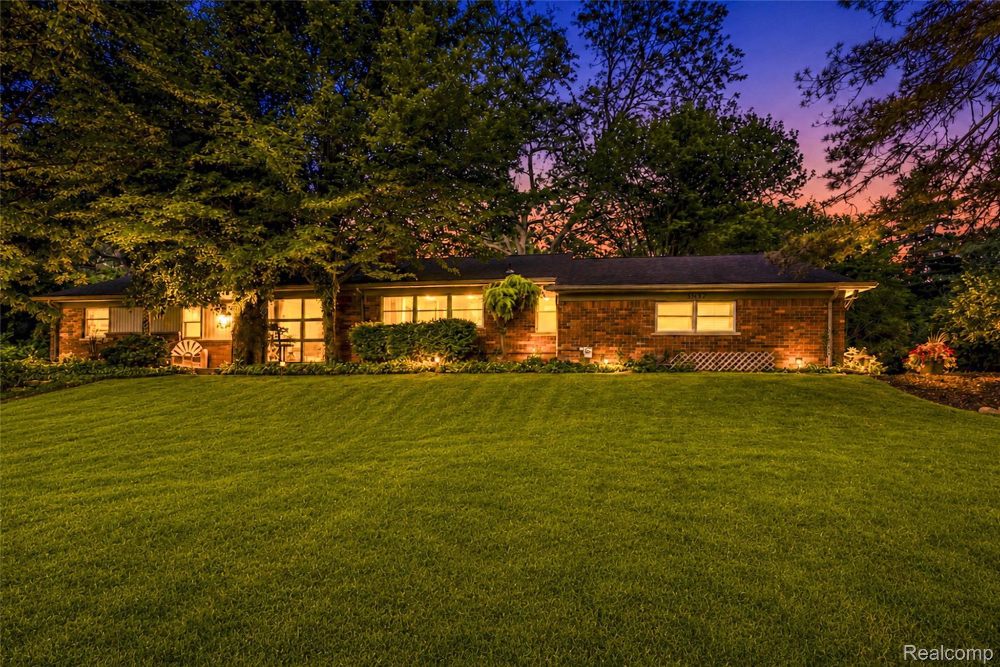 3887, Stonecrest, West Bloomfield, Michigan, 48322