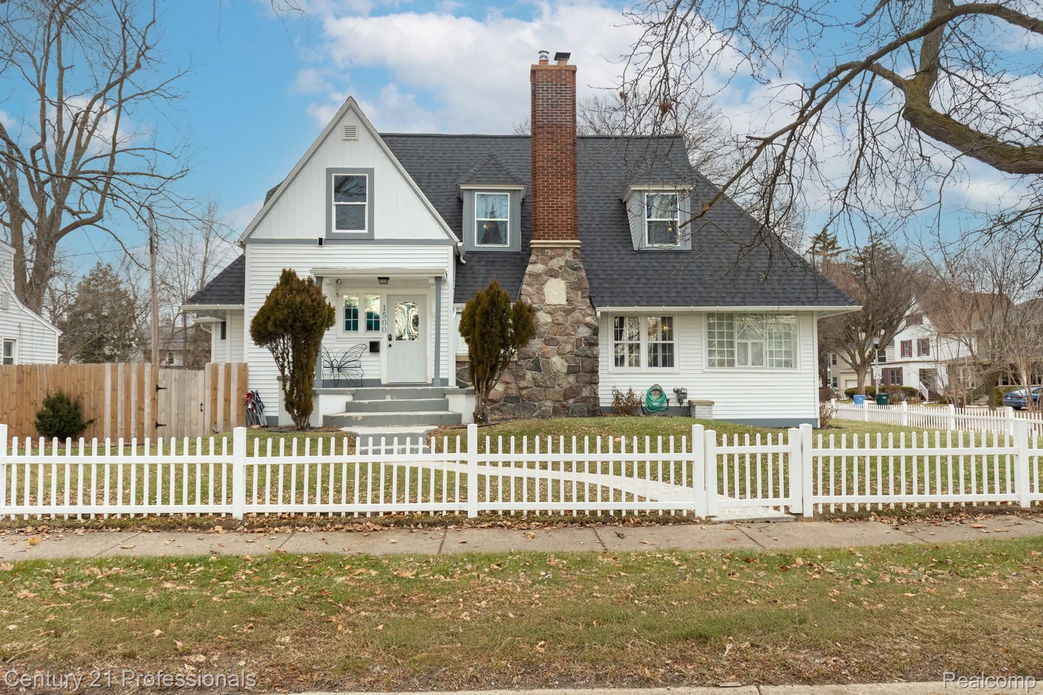 1500, Saint Joseph, Lansing, Michigan, 48915