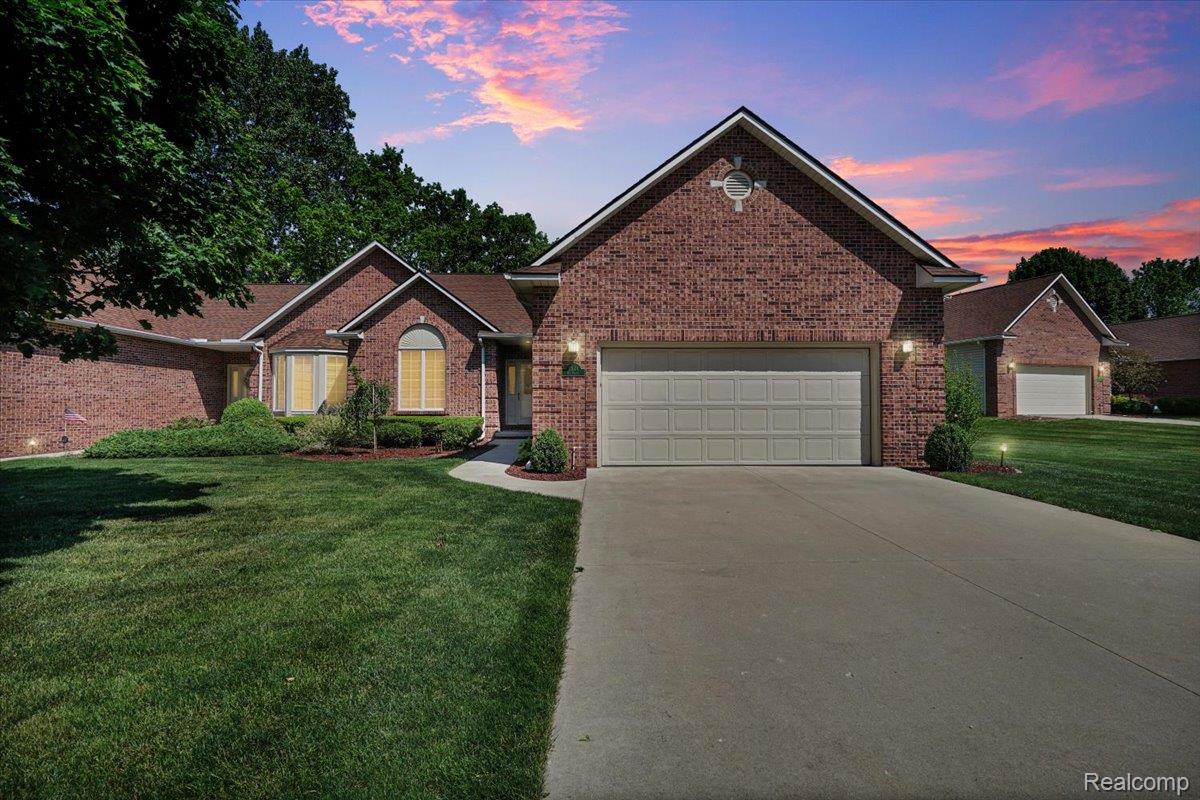1521, Rio Grande, Flint, Michigan, 48532