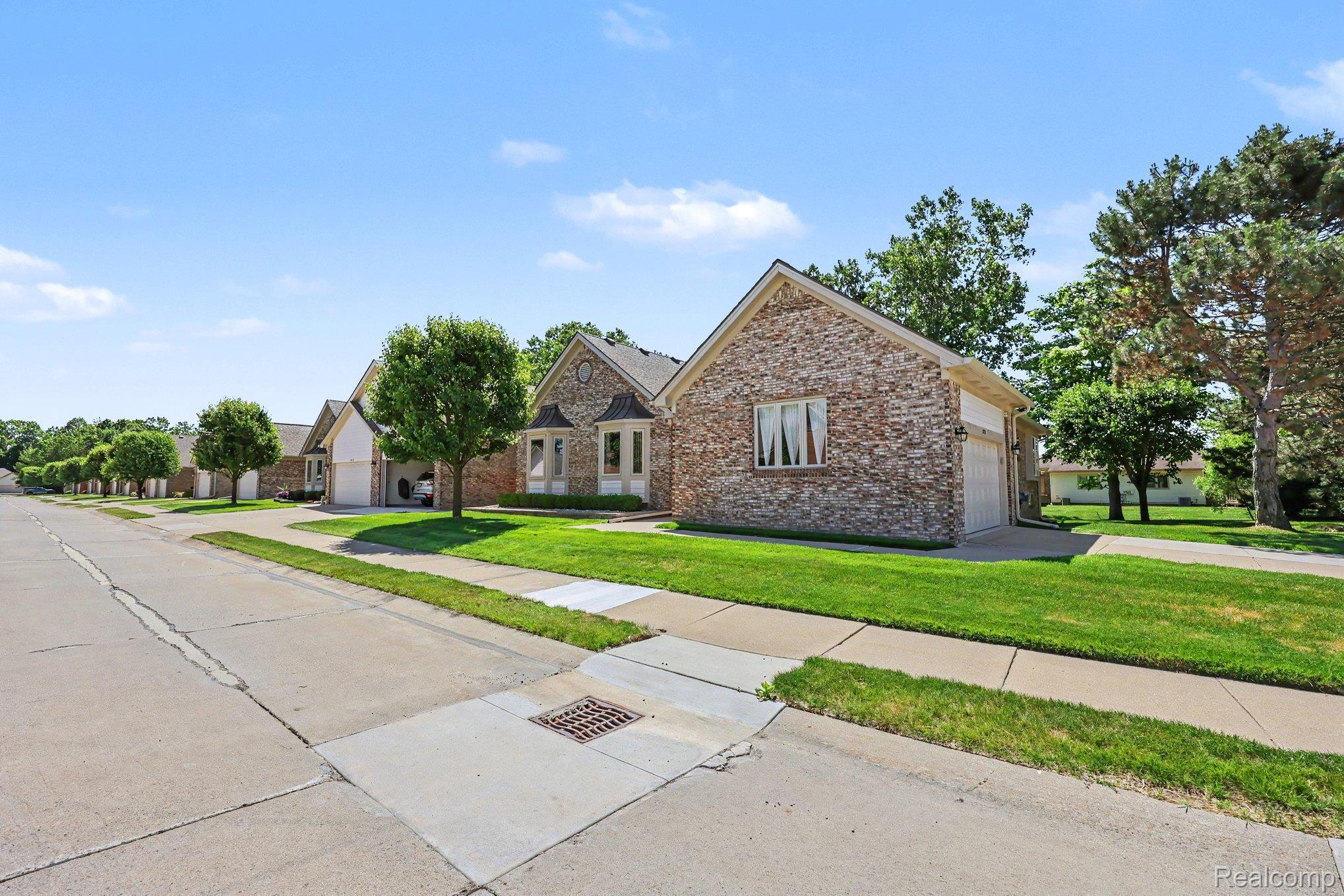 13750, Treeland, Utica, Michigan, 48315