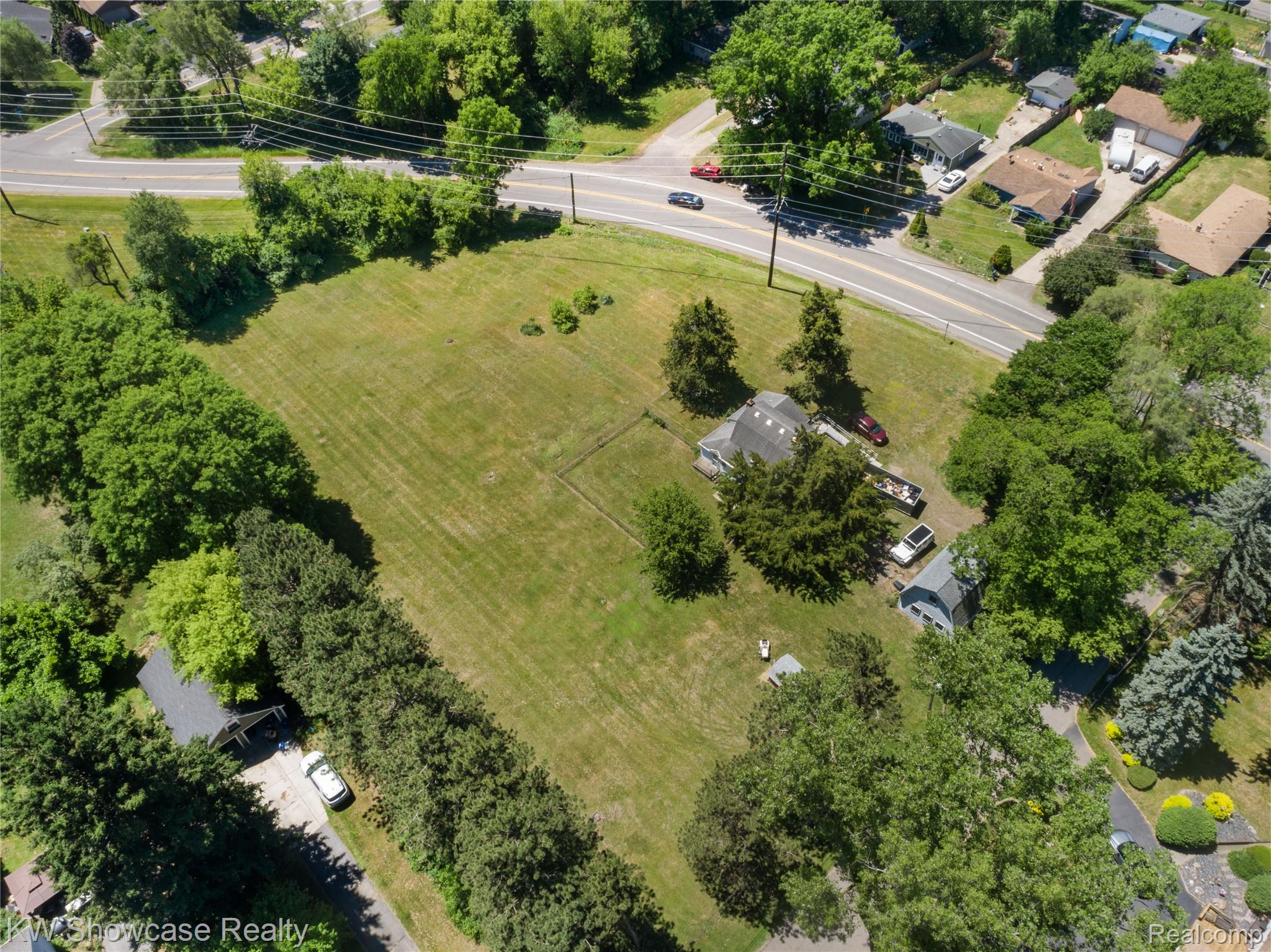 1634, Commerce, Walled Lake, Michigan, 48390