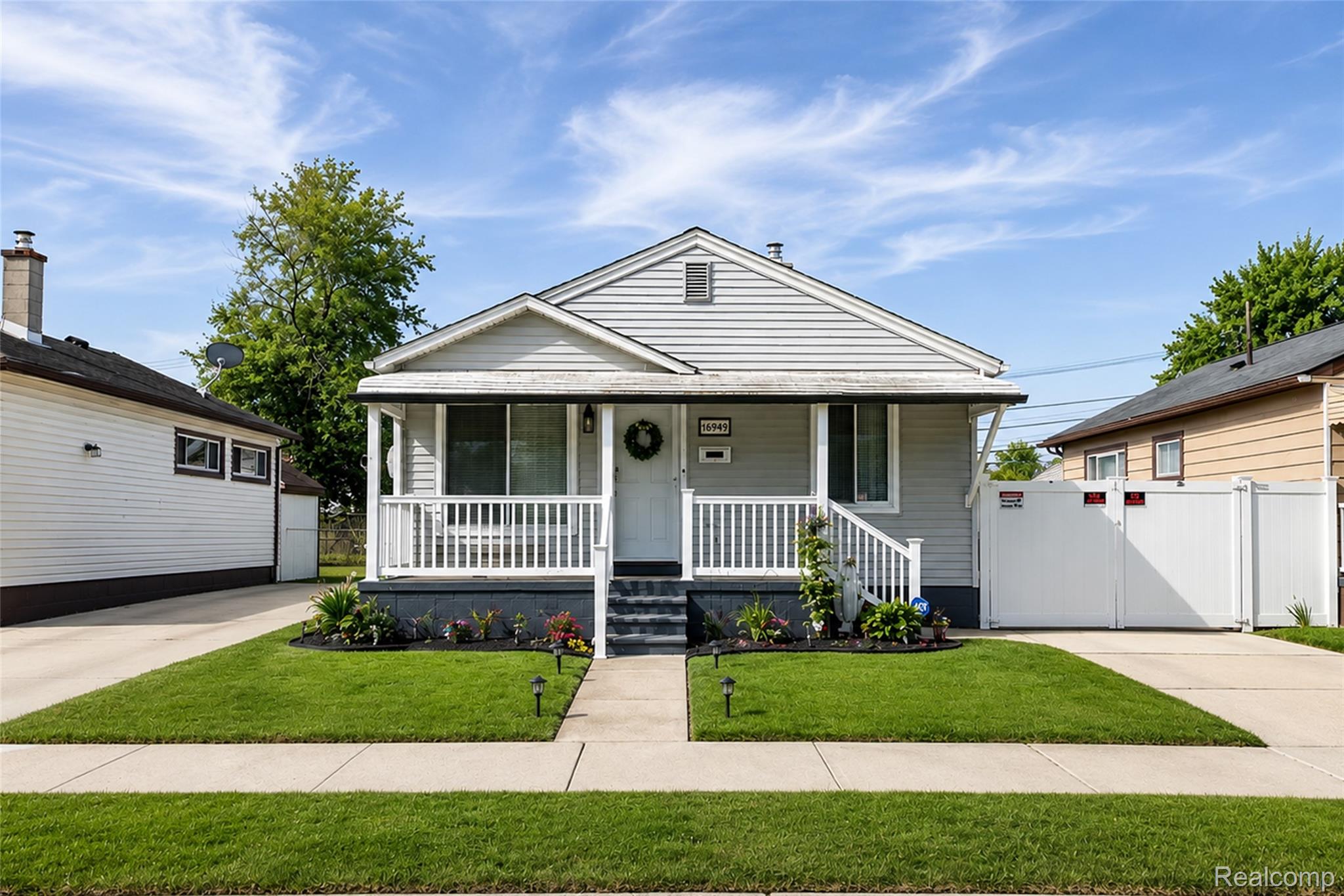 1571, University, Lincoln Park, Michigan, 48146