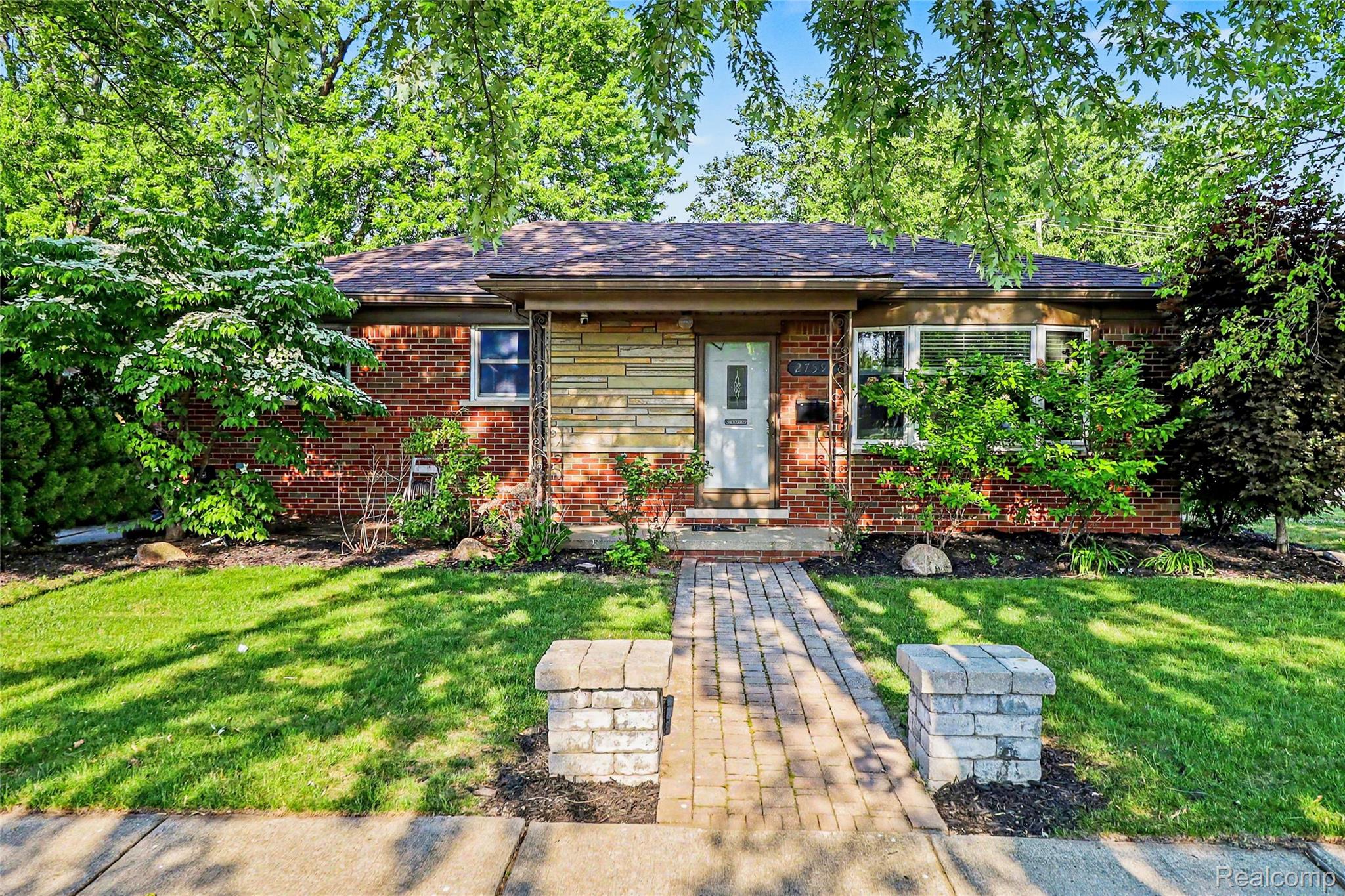 27591, Little Mack, St. Clair Shores, Michigan, 48081