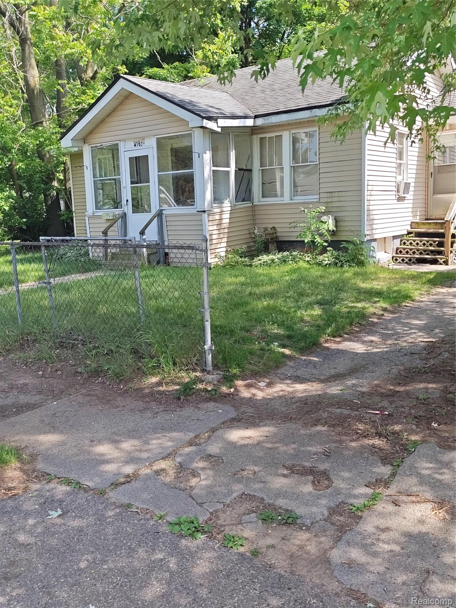 416, Dell, Flint, Michigan, 48507