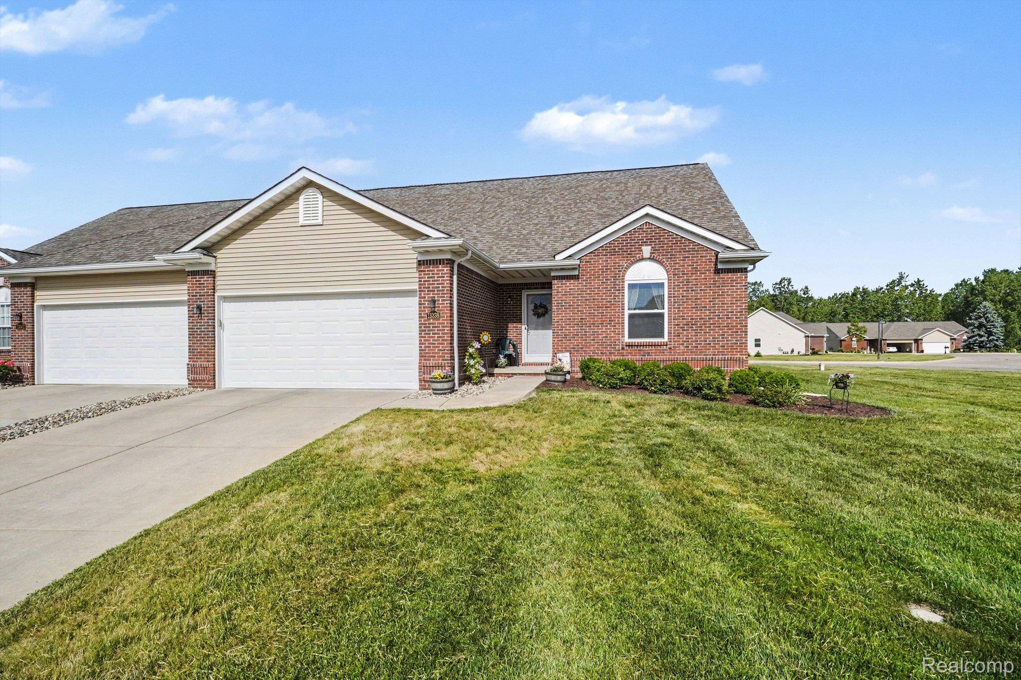 13338, Whispering Pines, Linden, Michigan, 48451
