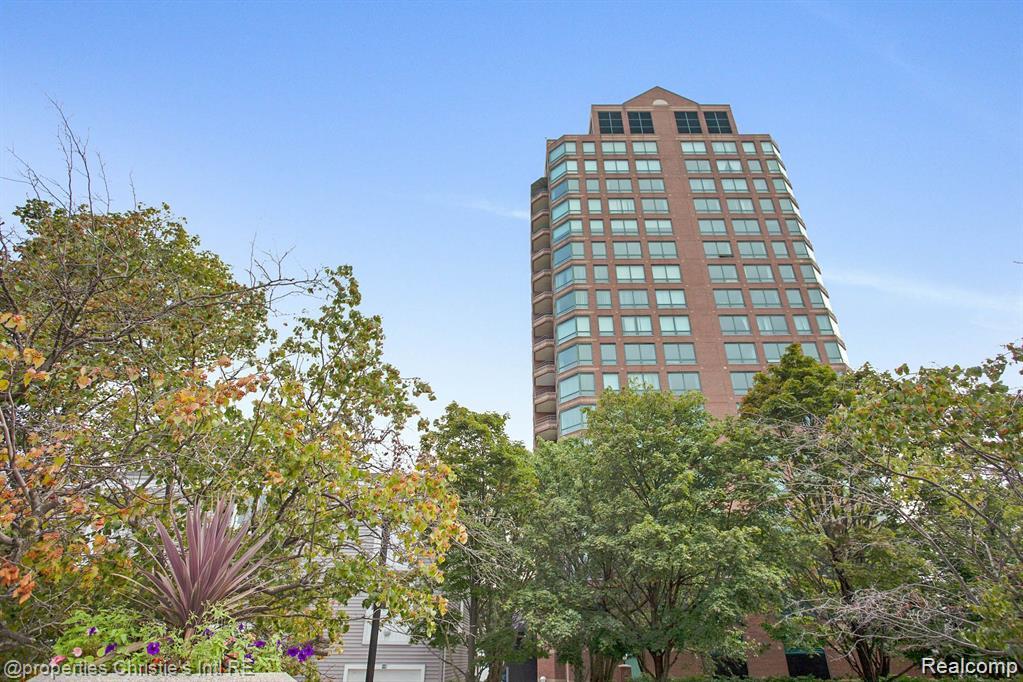 3320, Spinnaker, #3A, Detroit, Michigan, 48207